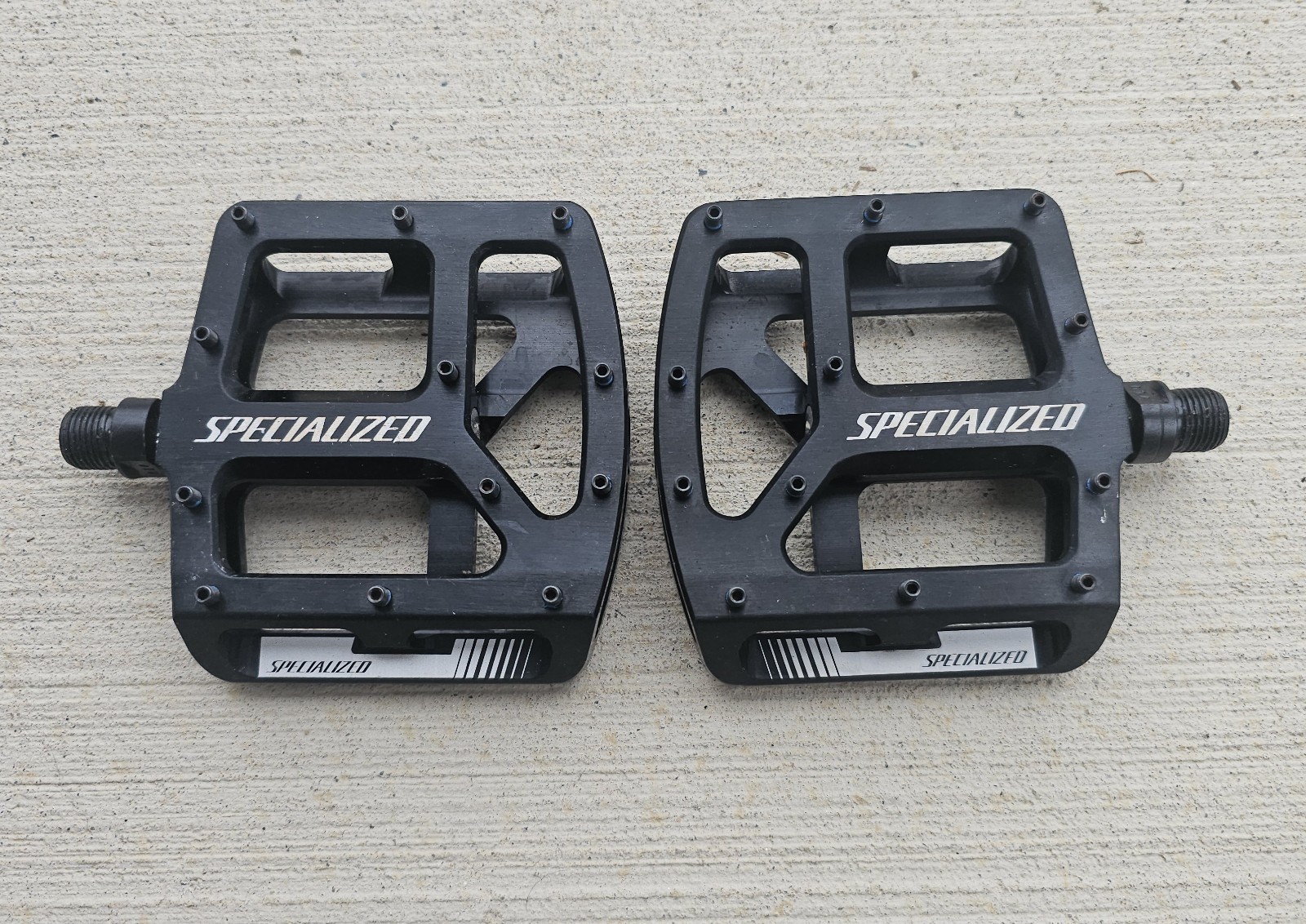 Specialized Bennies Platform Pedals – Black Ano