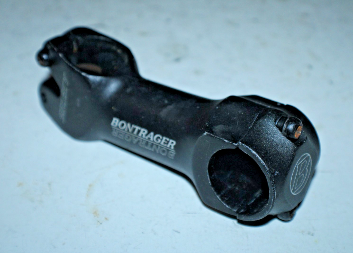 Bontrager Select 1 1/8″ Threadless Stem Black 100mm 17º Rise 31.8mm Fast Shipper