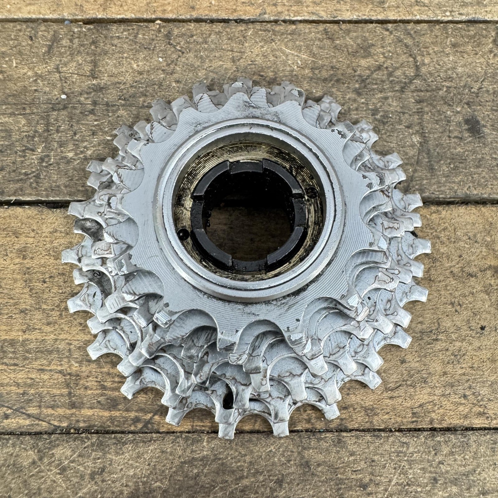 Vintage Suntour Winner Pro Freewheel 7 Speed Maeda 13-23T 23T Silver 4 Prong