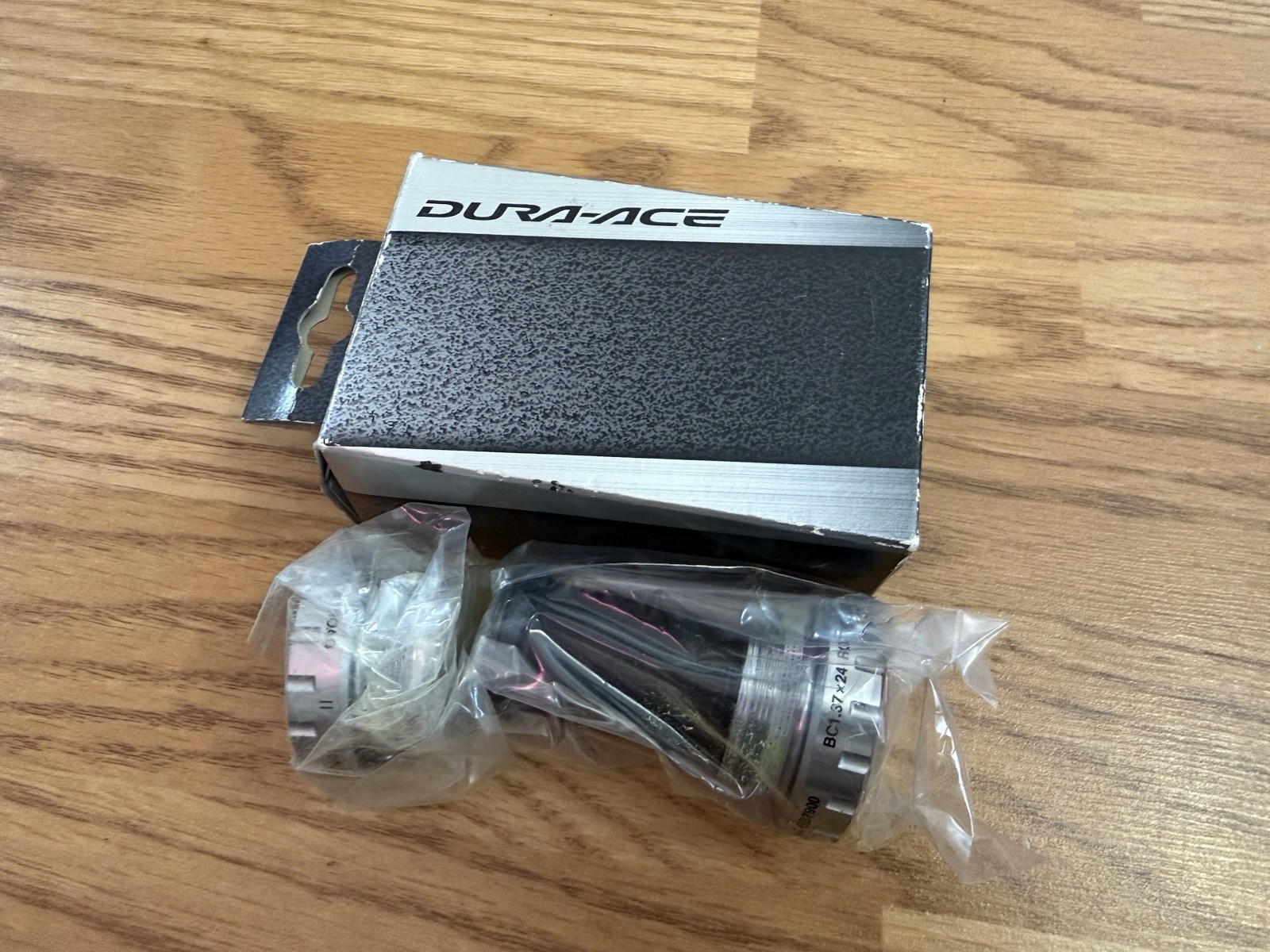 NEW Shimano Dura Ace SM-BB7900 Bottom Bracket 68mm English BC1.37×24 Hollowtech