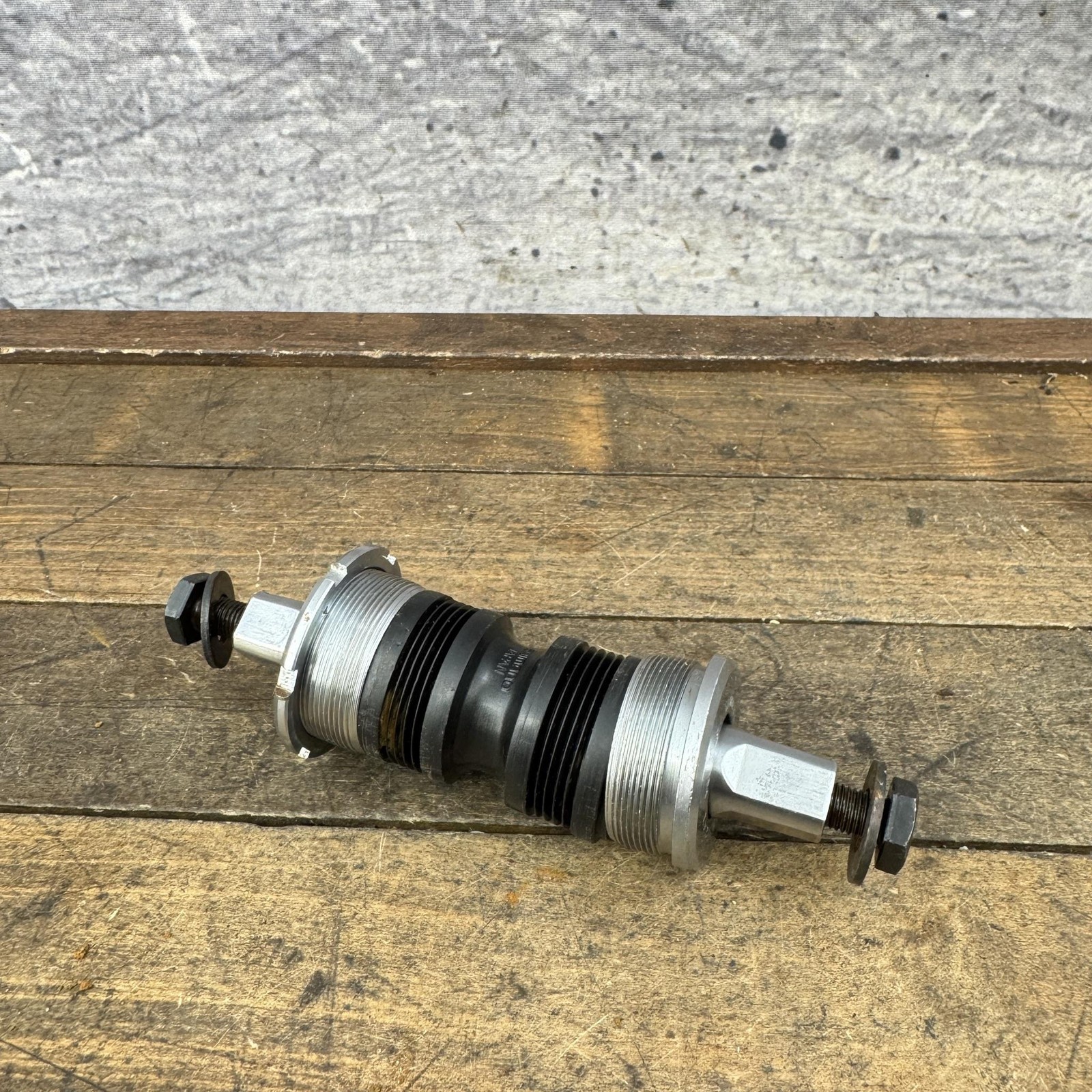 Vintage Shimano Deore Bottom Bracket 68mm 1.37×24 BSA JIS Square Taper Japan