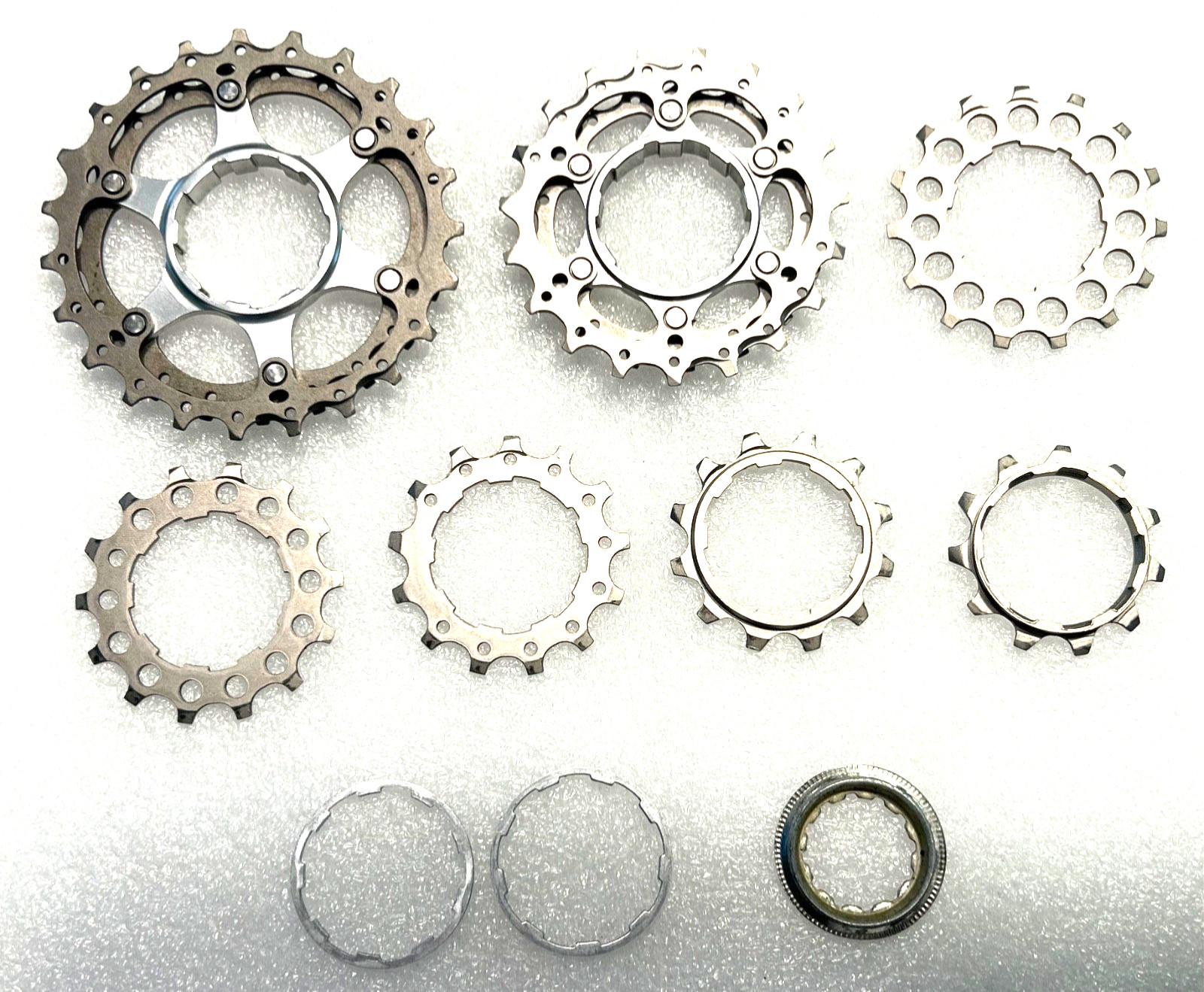 SHIMANO – DURA ACE – CSST SET – CS700 – 9 SPD. – 11 x 23T. – VINTAGE – USED
