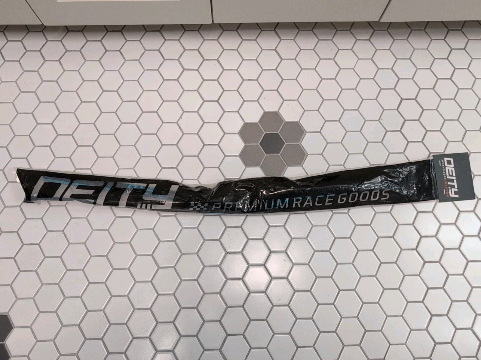 NEW Deity Blacklabel 25mm Riser 31.8/800mm – Turquoise Brand New NOS.