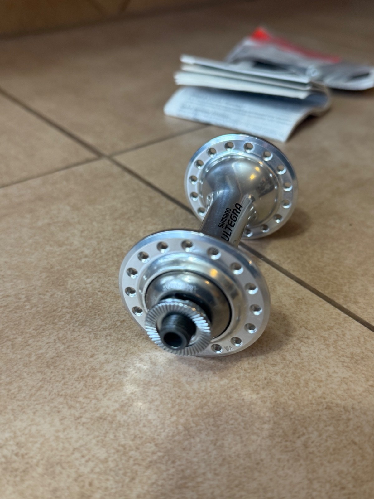 SHIMANO Ultegra HB-6500 32H Front Hub Silver 100mm NOS No QR Skewer