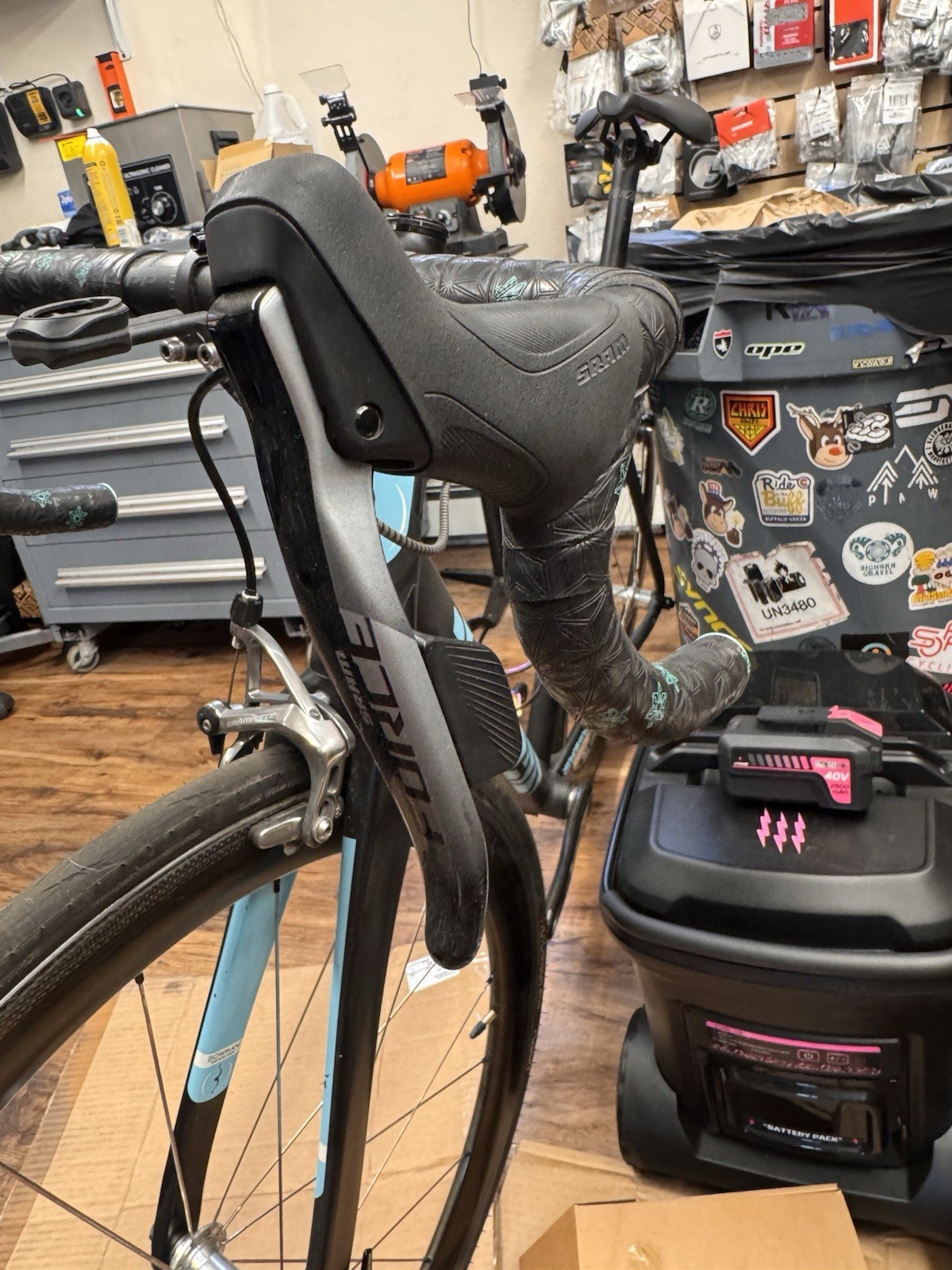 SRAM Force AXS Wireless Electronic Rim Brake Mechanical Braking Shifters