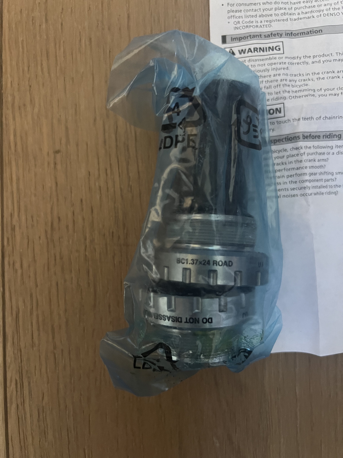 Shimano BB-RS501 Hollowtech II English Bottom Bracket