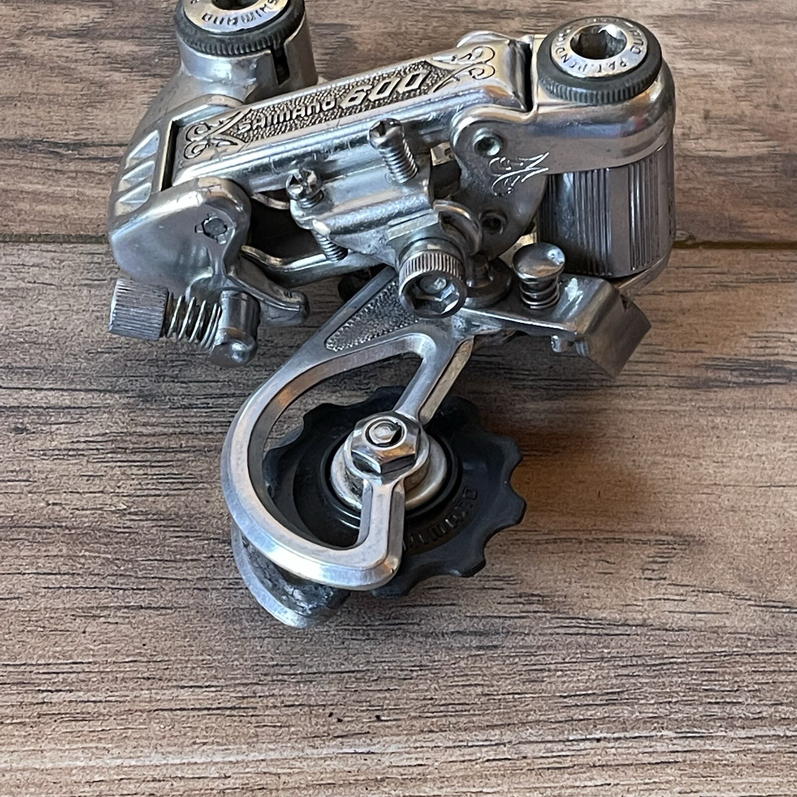 Vintage Shimano 600 EX Arabesque Rear Derailleur Short Cage LOW MILEAGE