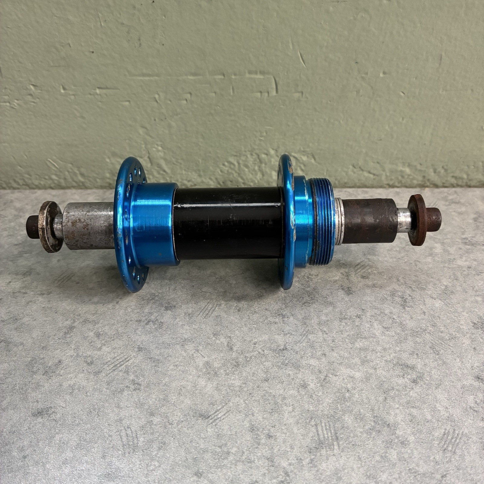 Blue / Black Bullseye 32 Hole MTB Sealed Bearing Hubs Vintage MTB / BMX USA Made