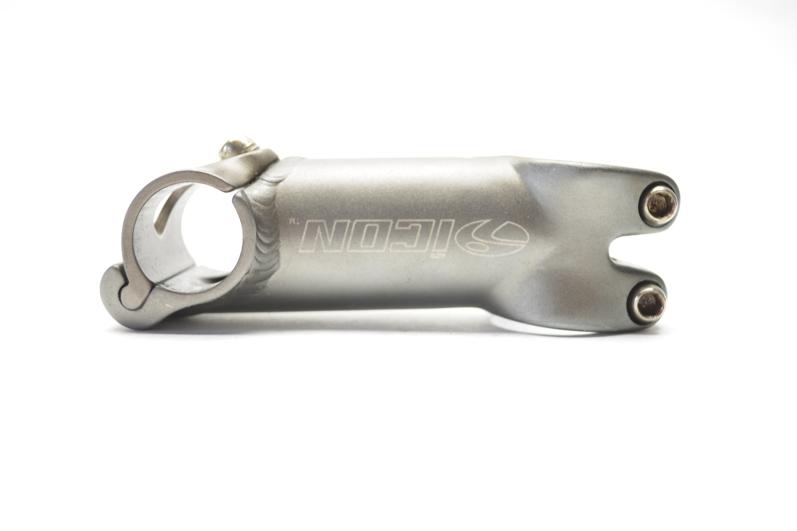 ICON 90 MM REACH BICYCLE GRAY 6 DEG 1 1/8″ THREADLESS STEM HINGED 25.4 MM CLAMP