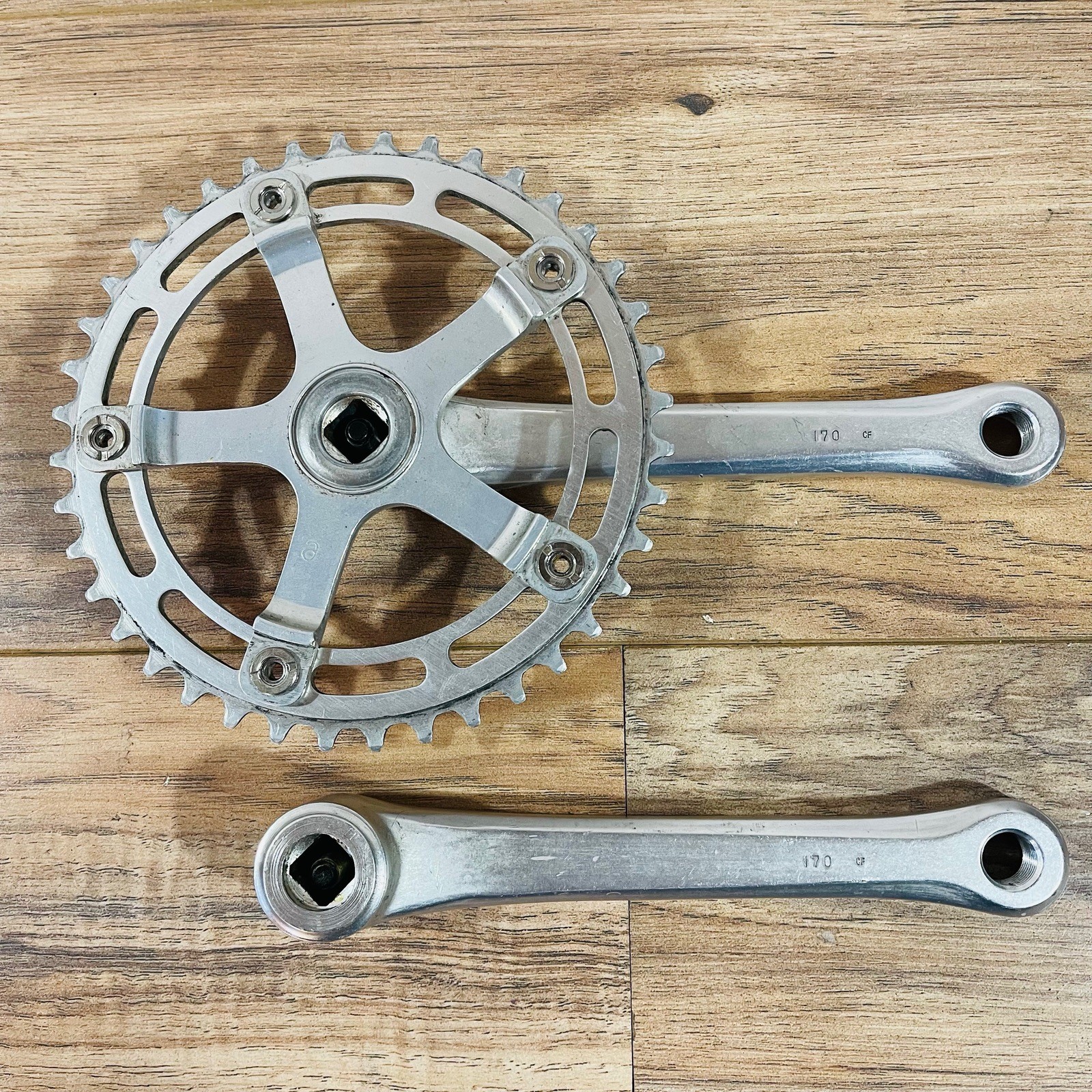 Vintage Shimano 600 Arabesque Crankset 170 40T One Key Crank Bolts