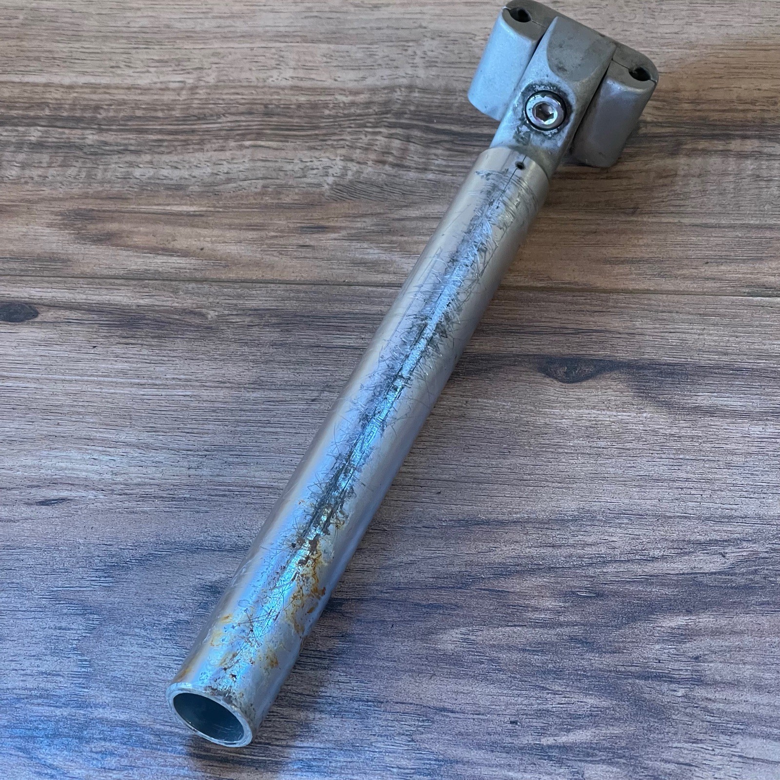 SR Sakae Laprade Aluminum Seatpost 26.6 x 230 Silver 
