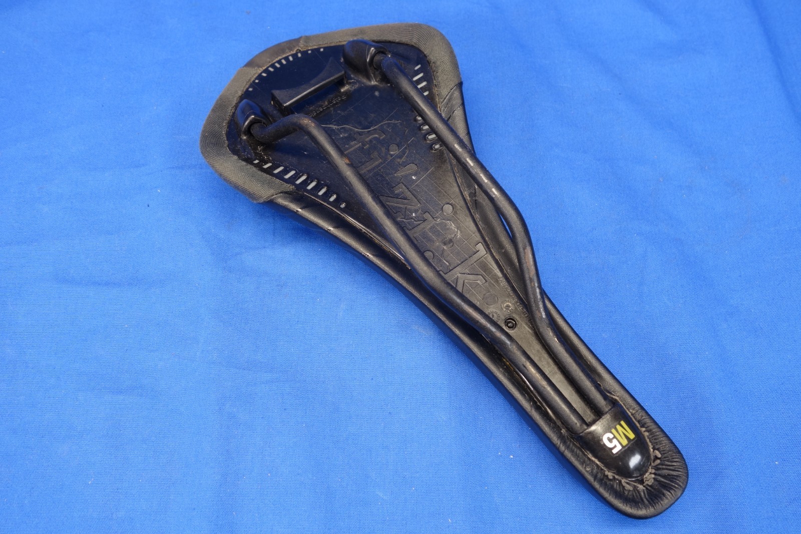 Fizik Gobi M5 Bike Saddle, Bicycle Seat, Manganese Rails