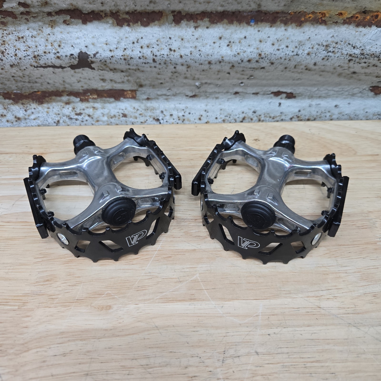 Black VP-747 Bear Trap BMX Bike Pedals With Reflectors