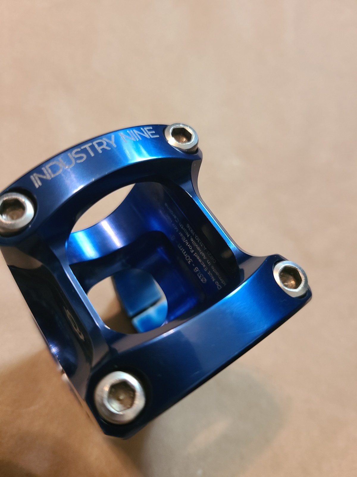Industry Nine i9 A318 Stem 30mm 31.8mm Clamp +/-8 1 1/8″ Aluminum Blue 120gr