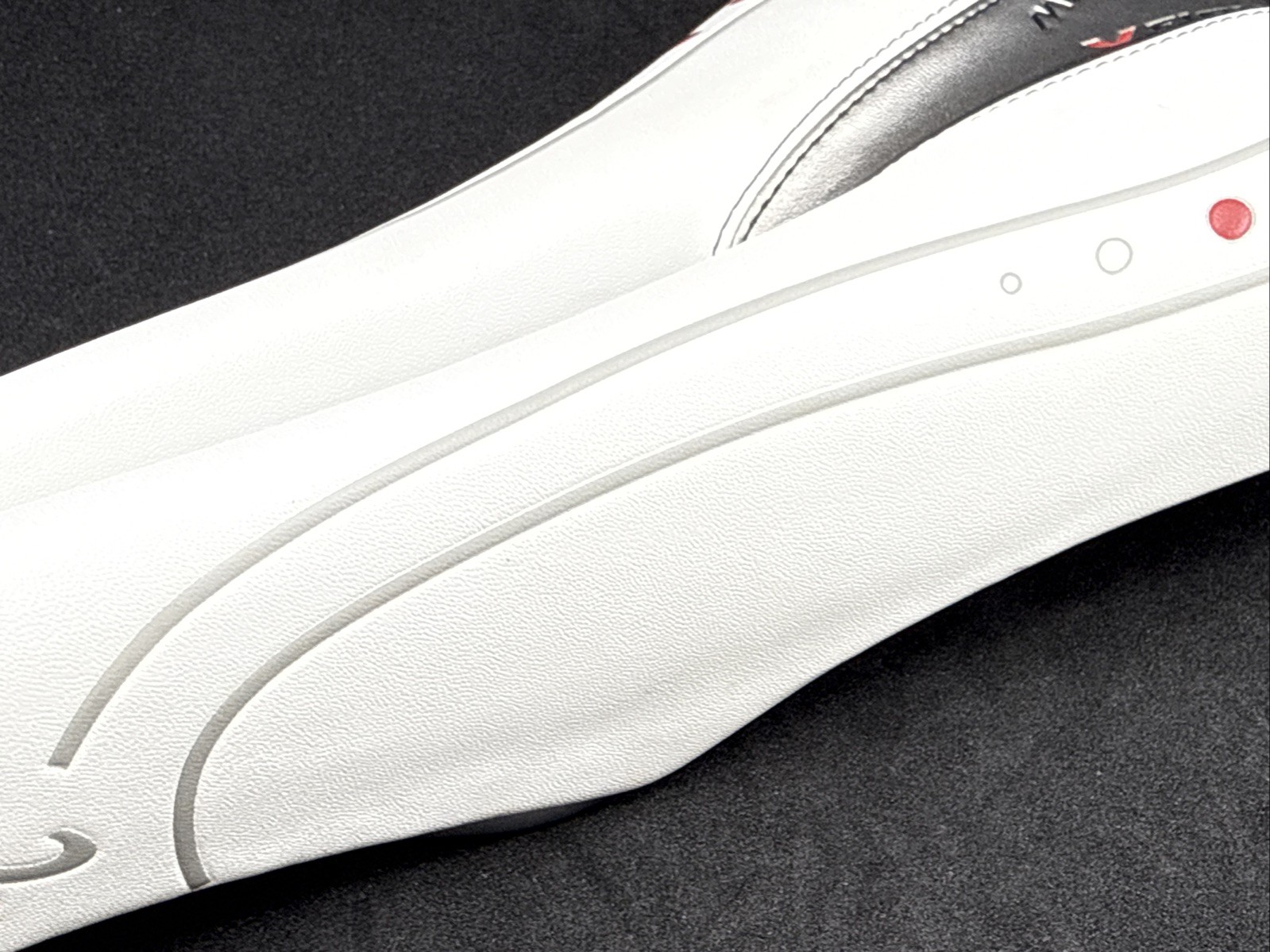Cobb PLUS White Silver Red 132mm Hollow Cro-Mo Rail Road Cutout Saddle 302 Grams