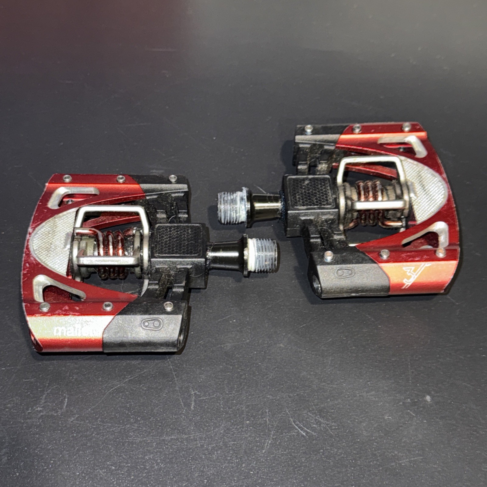 Crankbrothers Mallet-3 9/16 in Clipless Pedal – Black/Red