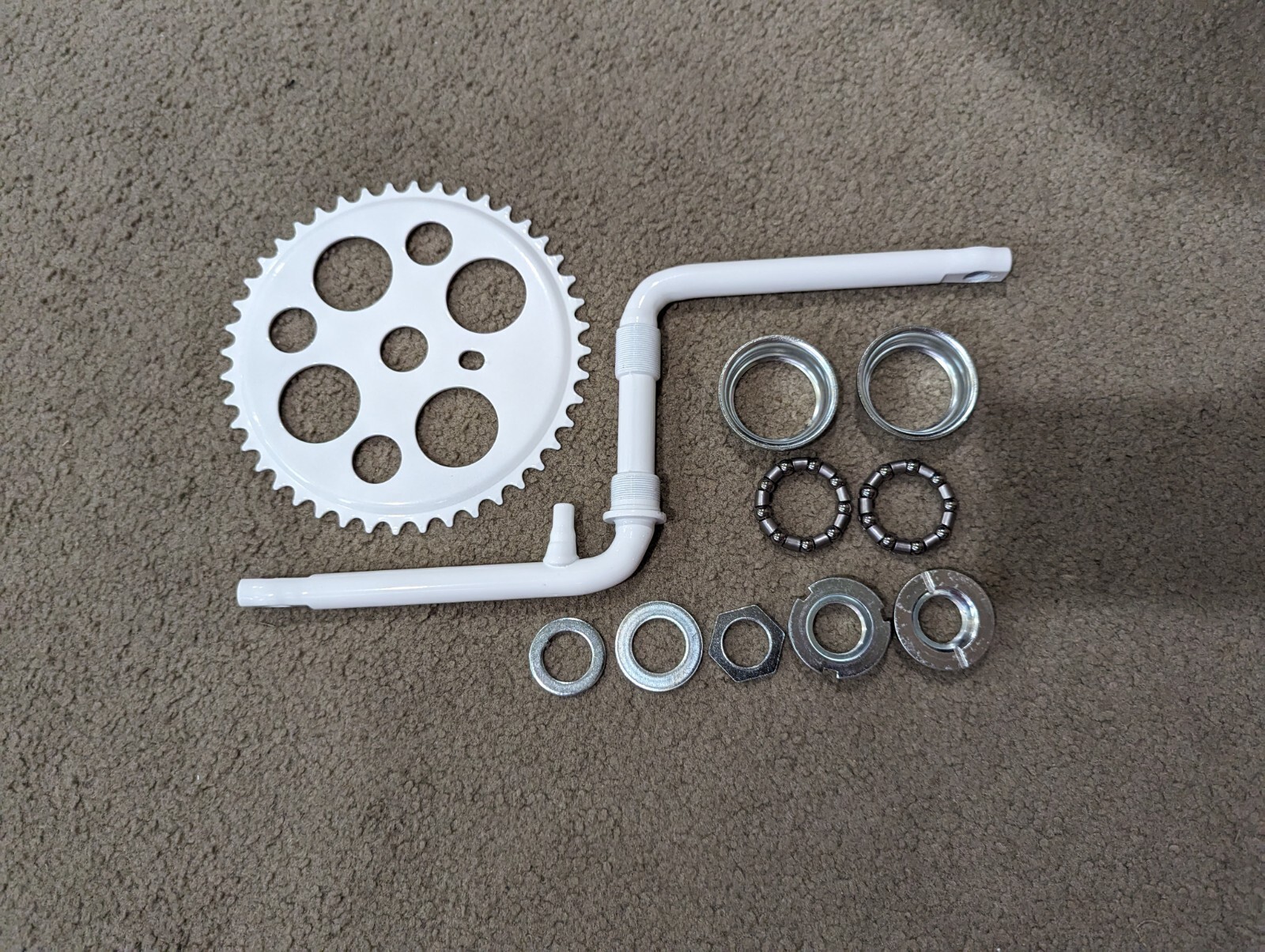 WHITE LUCKY 7 BICYCLE SPROCKET 44T, CRANKS 6 &1/2″,BOTTOM BEARING KIT, SCHWINNS