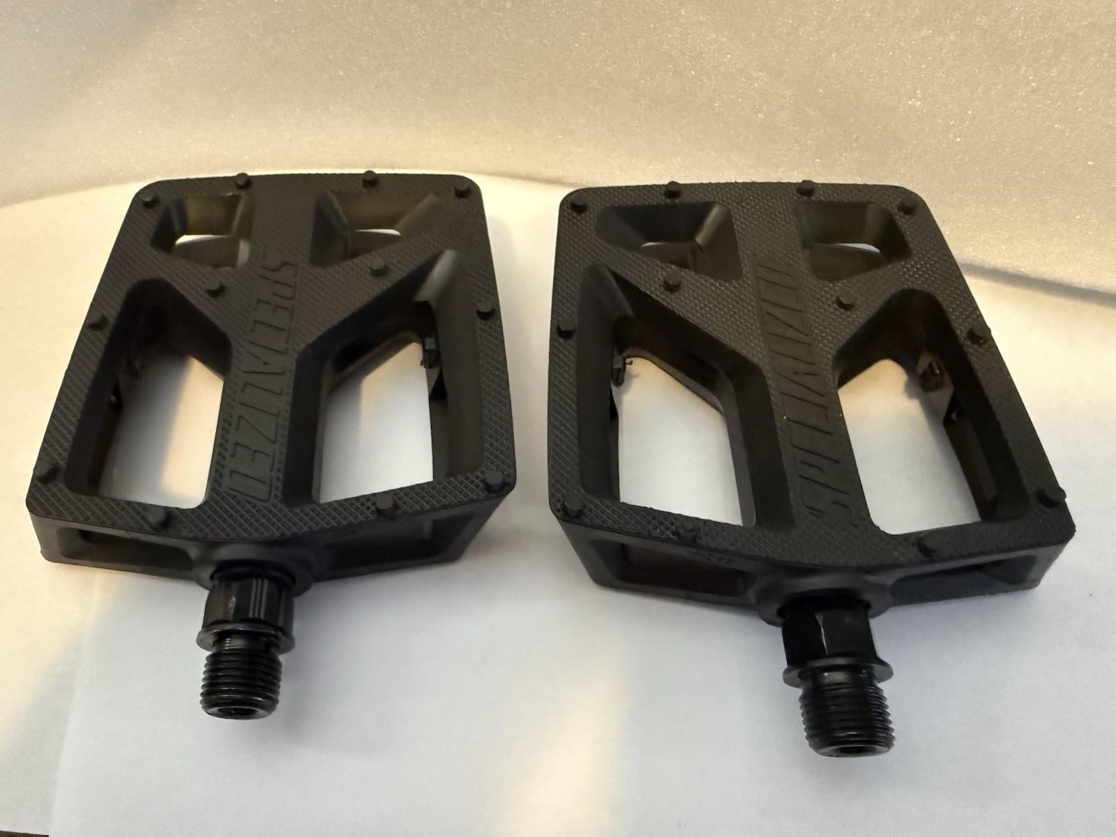 Specialized MTB Flat Platform Pedals 9/16″ Mountain Bike Cycling Pedals K1283