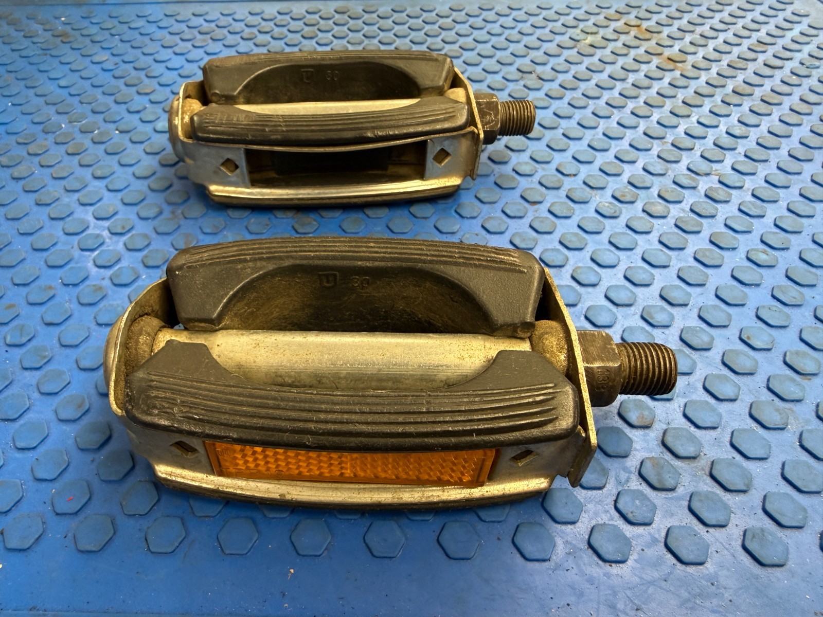 Vintage Schwinn Approved Union U30 «bow-trap» Bicycle Pedals see pictures