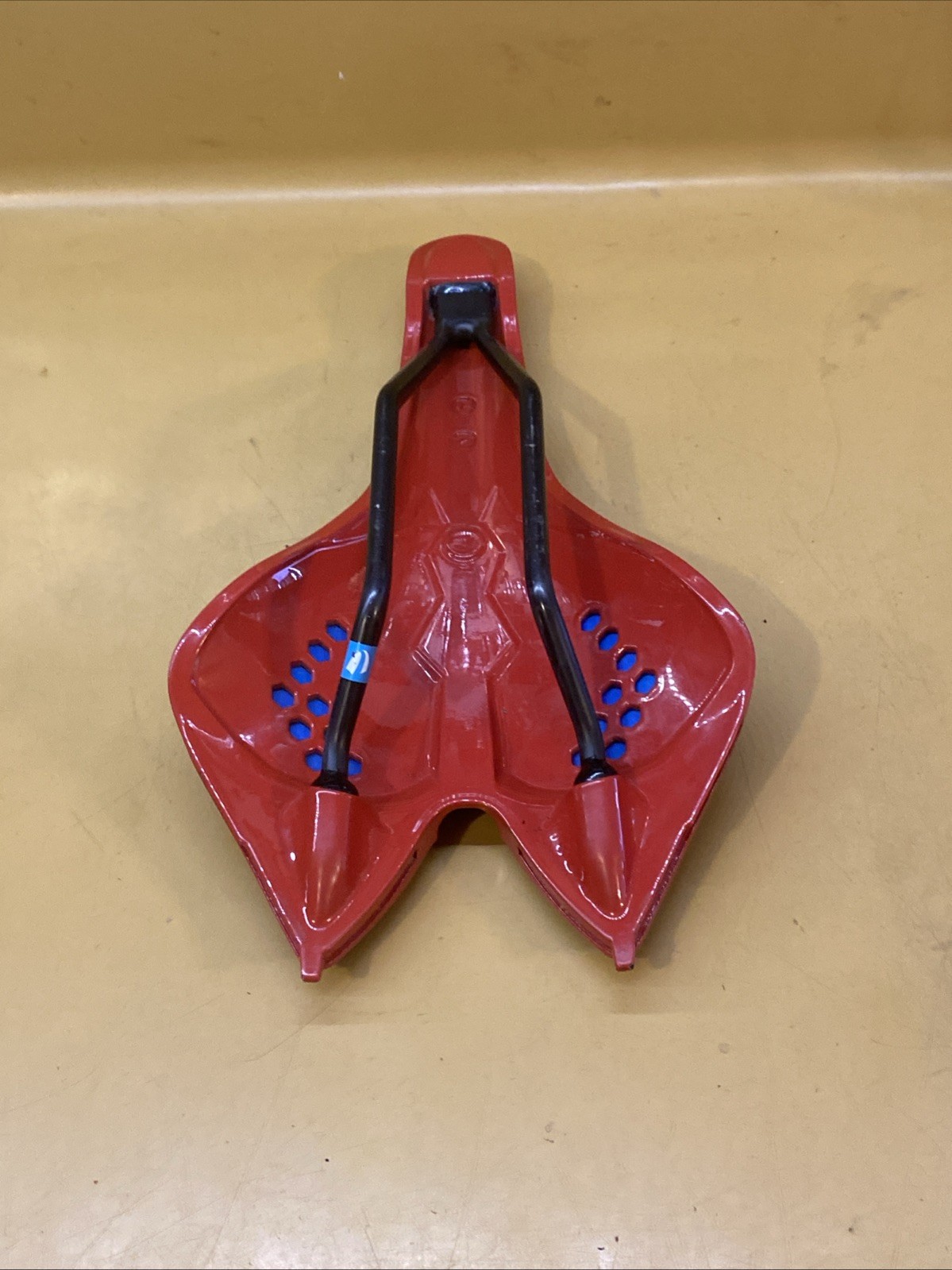 Black & Red UNION SPORT HARZ 265mm x 145mm Carbon Rail Saddle