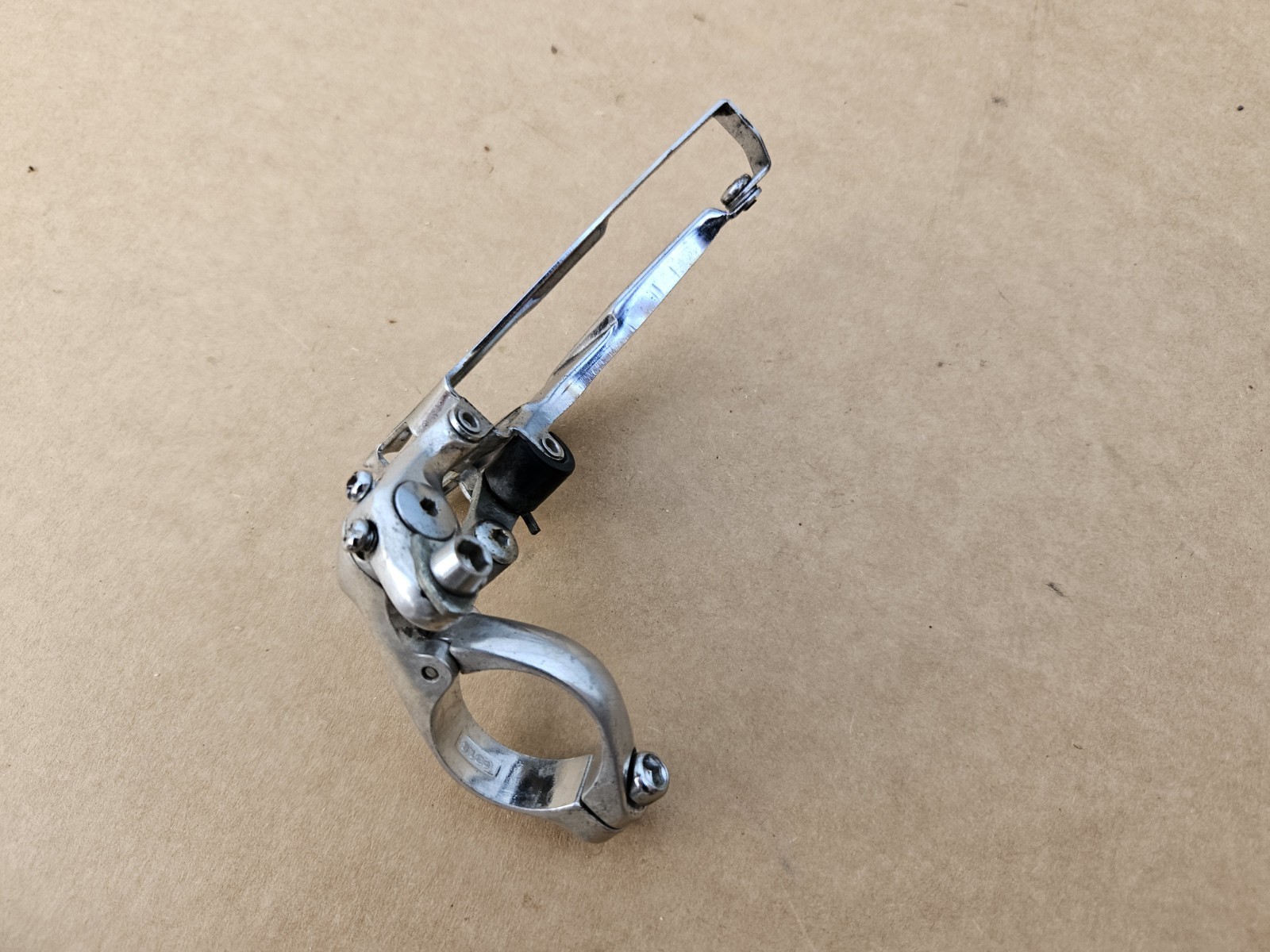 BROKEN Shimano Sora Front Triple Derailleur 31.8mm Clamp Bottom Pull FD-3304