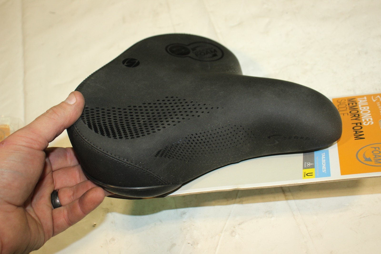 NEW Serfas Tailbones Memory Foam Saddle TBM-30 Bicycle Seat Unisex Relaxed