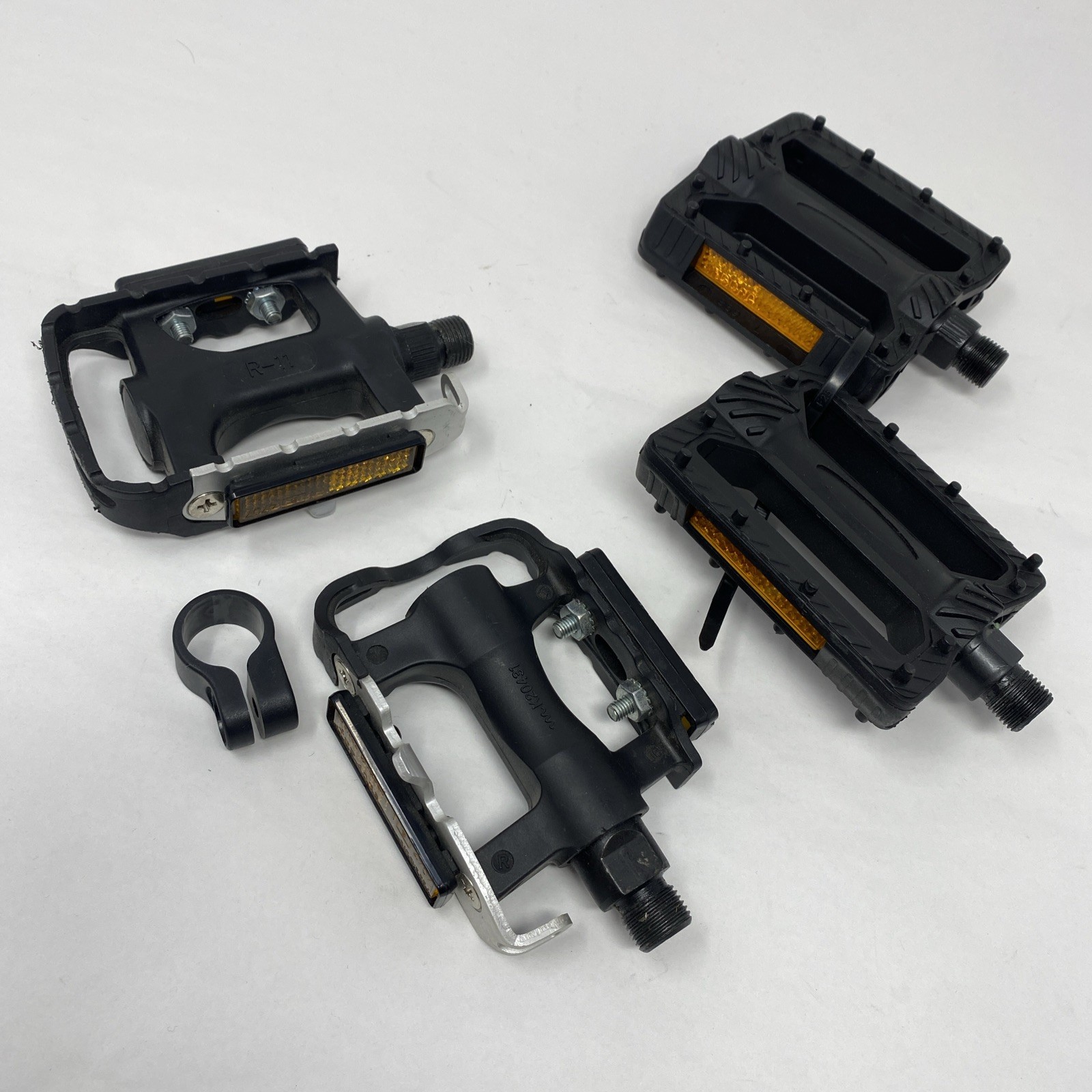 2 Pairs Bike Pedals BMX Reflectors Black