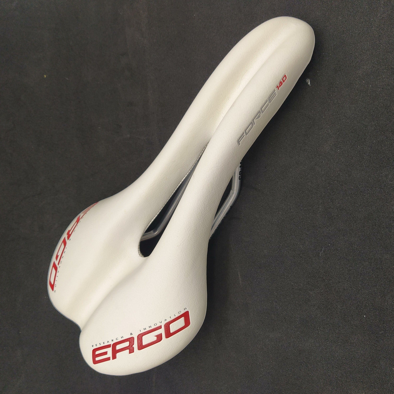 ERGO Force 140 Cr-MO Rail 282x140mm Ergonomic Design Saddle White