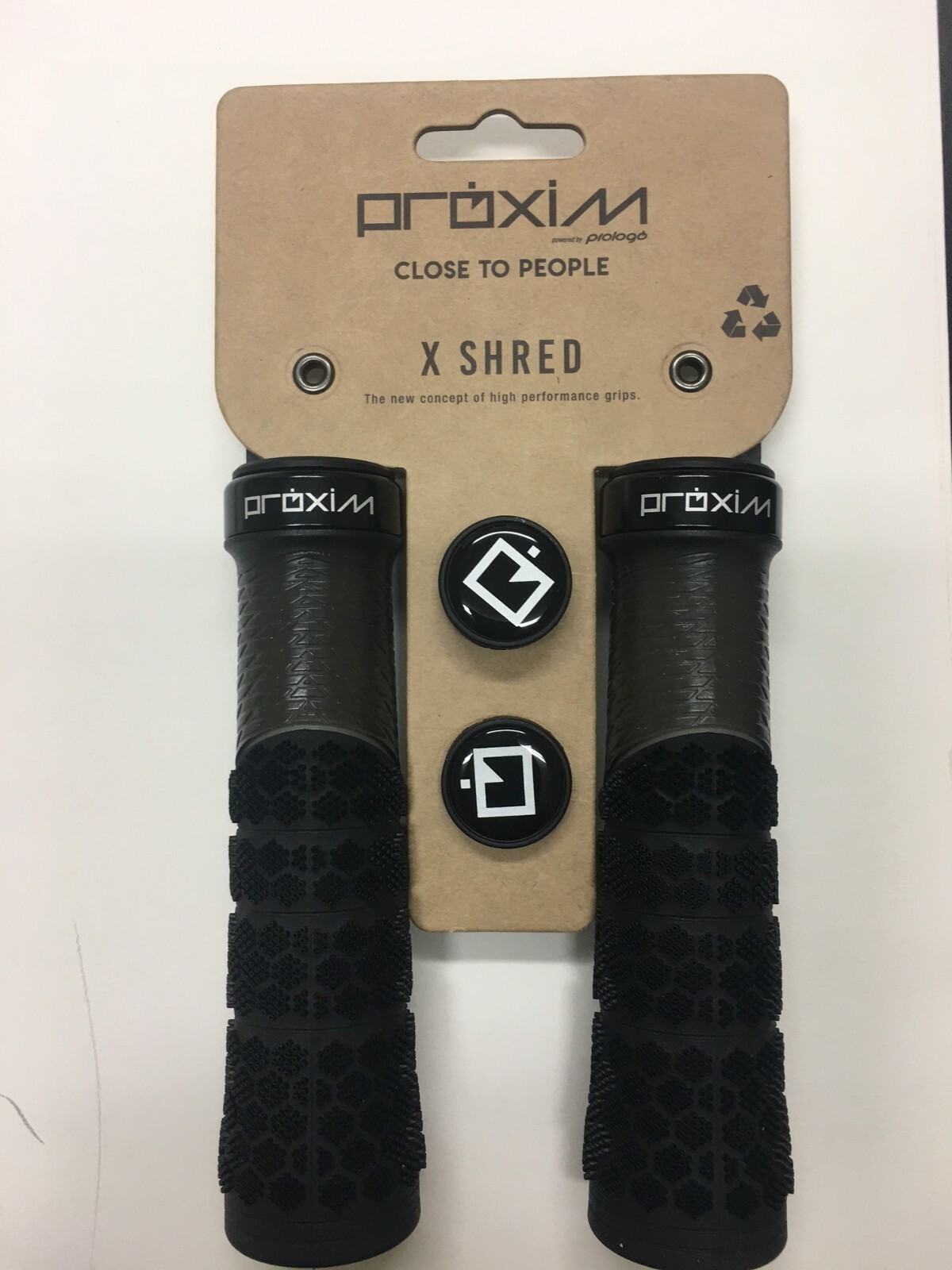 Prologo X Shred Proxim High Grip Locking MTB/Flat/Riser Handle Bar Grips Bk/Grey