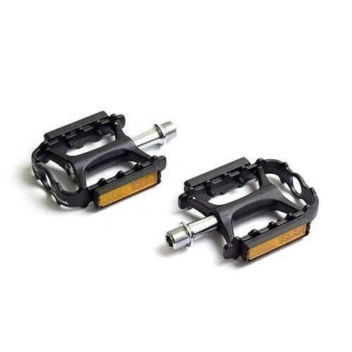 Wellgo Bike Pedal M111 9/16″ Alu Ultralight Sealed Bearing- Black/Red/Gold/Grey