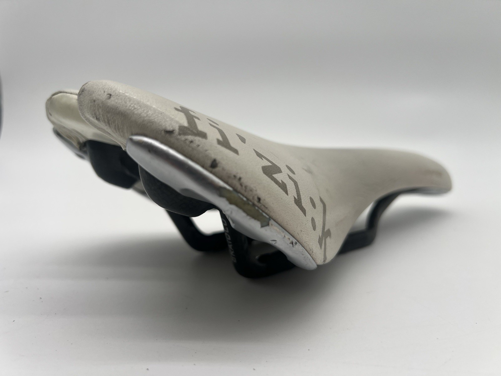 FIZIK ALIANTE ROAD BIKE SADDLE KIIUM RAILS CARBON TWIN FLEX