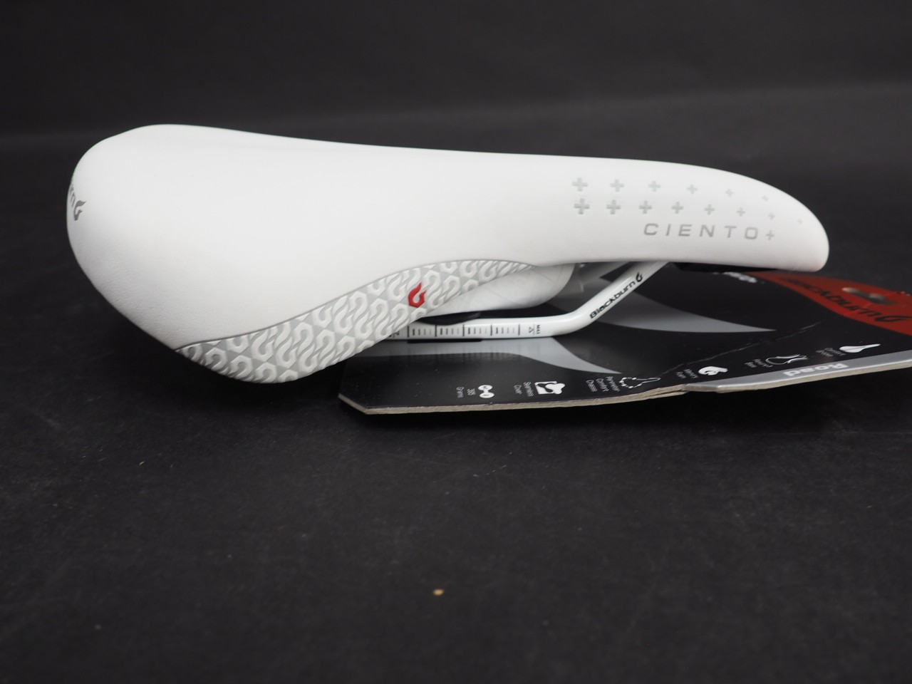 New! Blackburn Ciento+ Road Bike Saddle 275x150mm 7×7 Steel Rails White