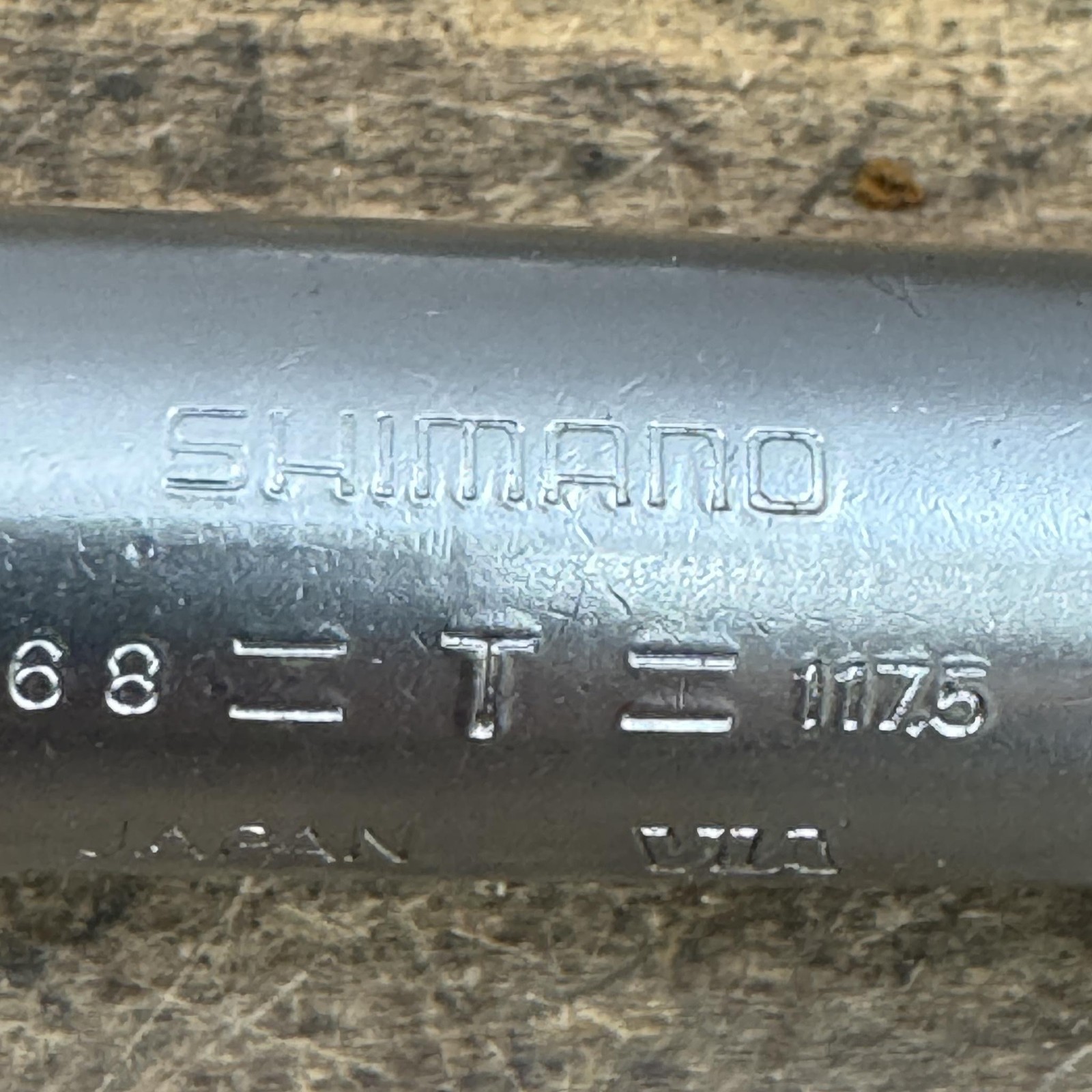 Vintage Shimano Deore Bottom Bracket 68mm 1.37×24 BSA JIS Square Taper Japan