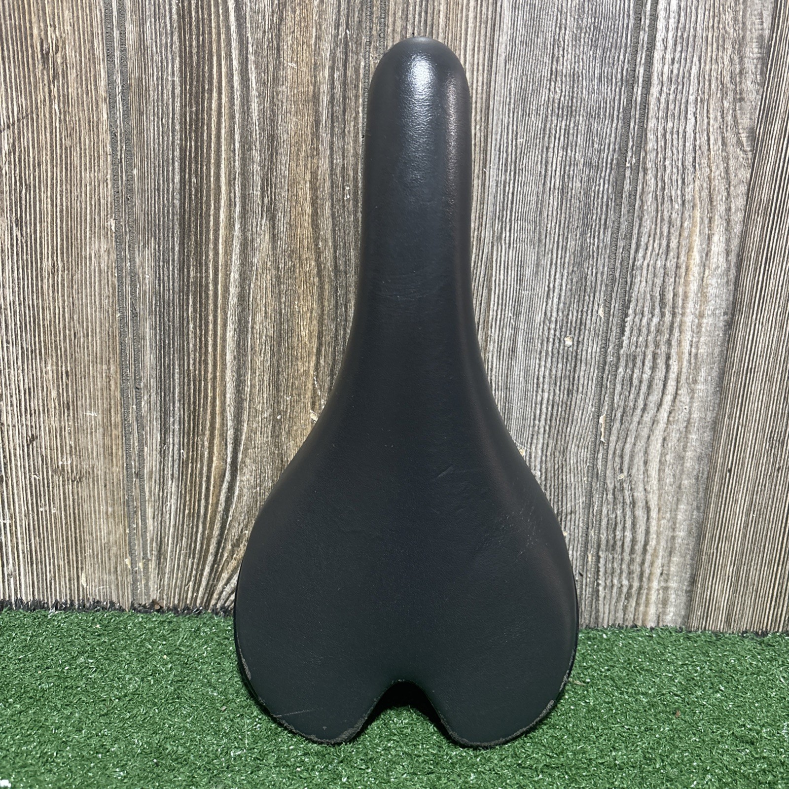 Fizik Aliante Bike Saddle Black Road Bicycle Seat Italy (Read)