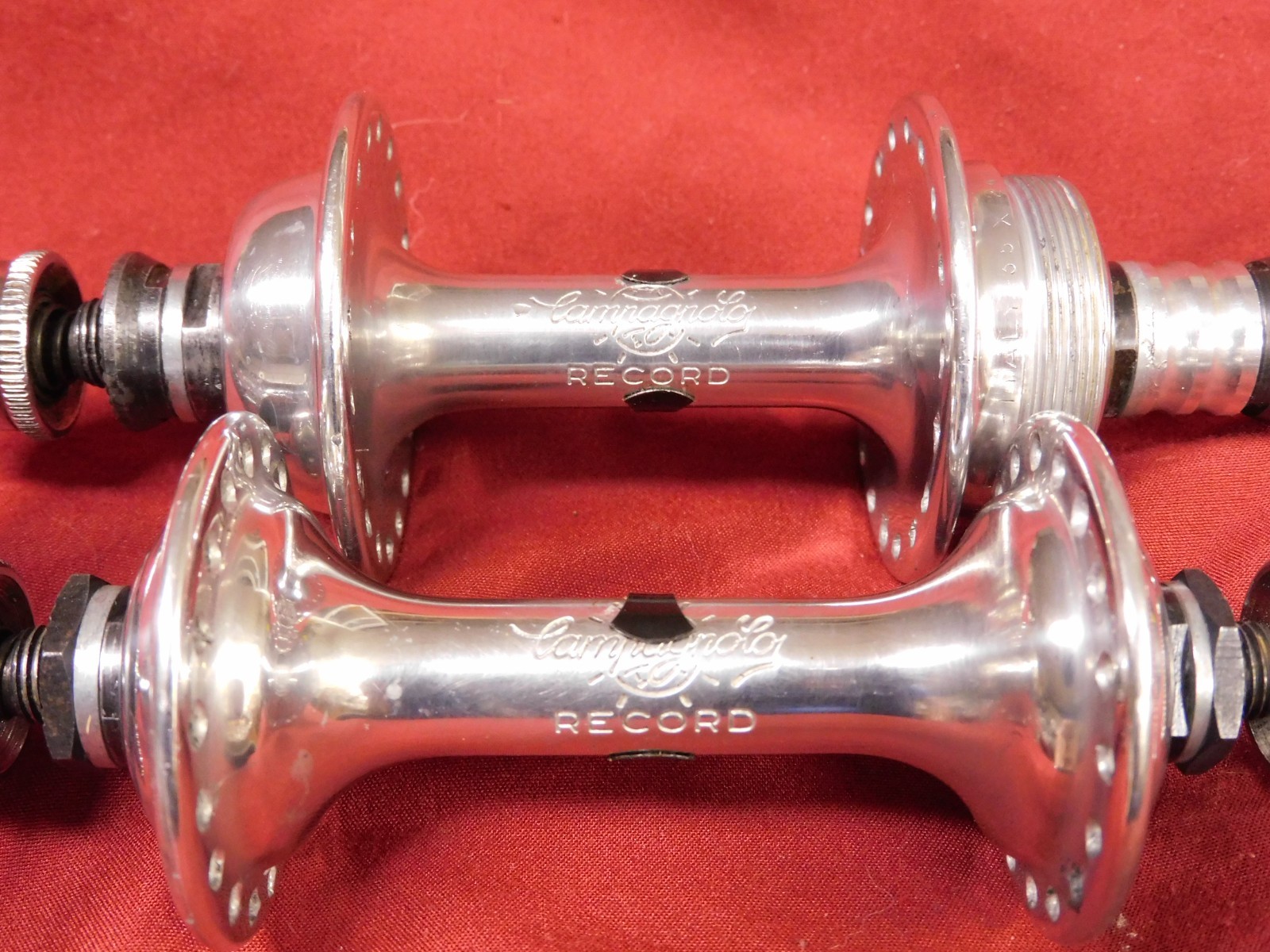1981 Campagnolo #1034 Nuovo Record Low Flange Hubs & Skewers 36H Italian 35 x 24