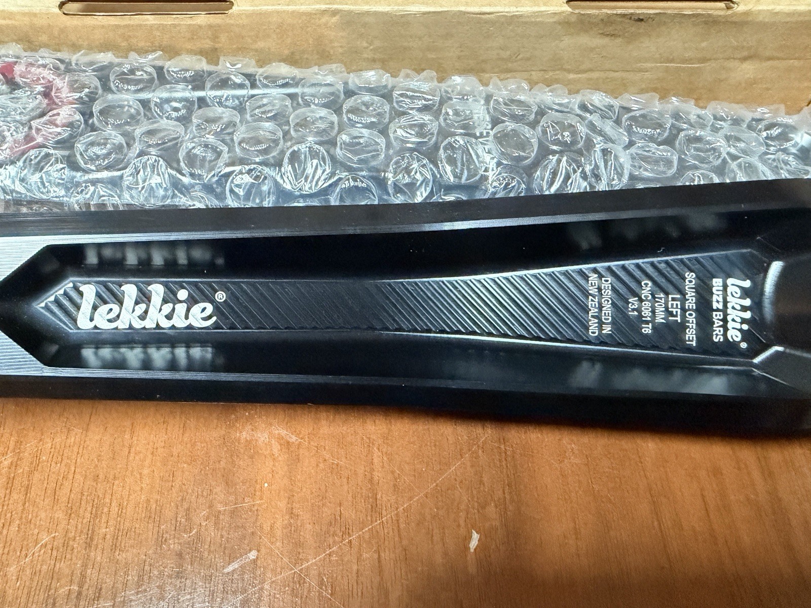 NEW – Lekkie Buzz Bars – Left Offset Square Drive 170mm V3.1 Black Red Insert