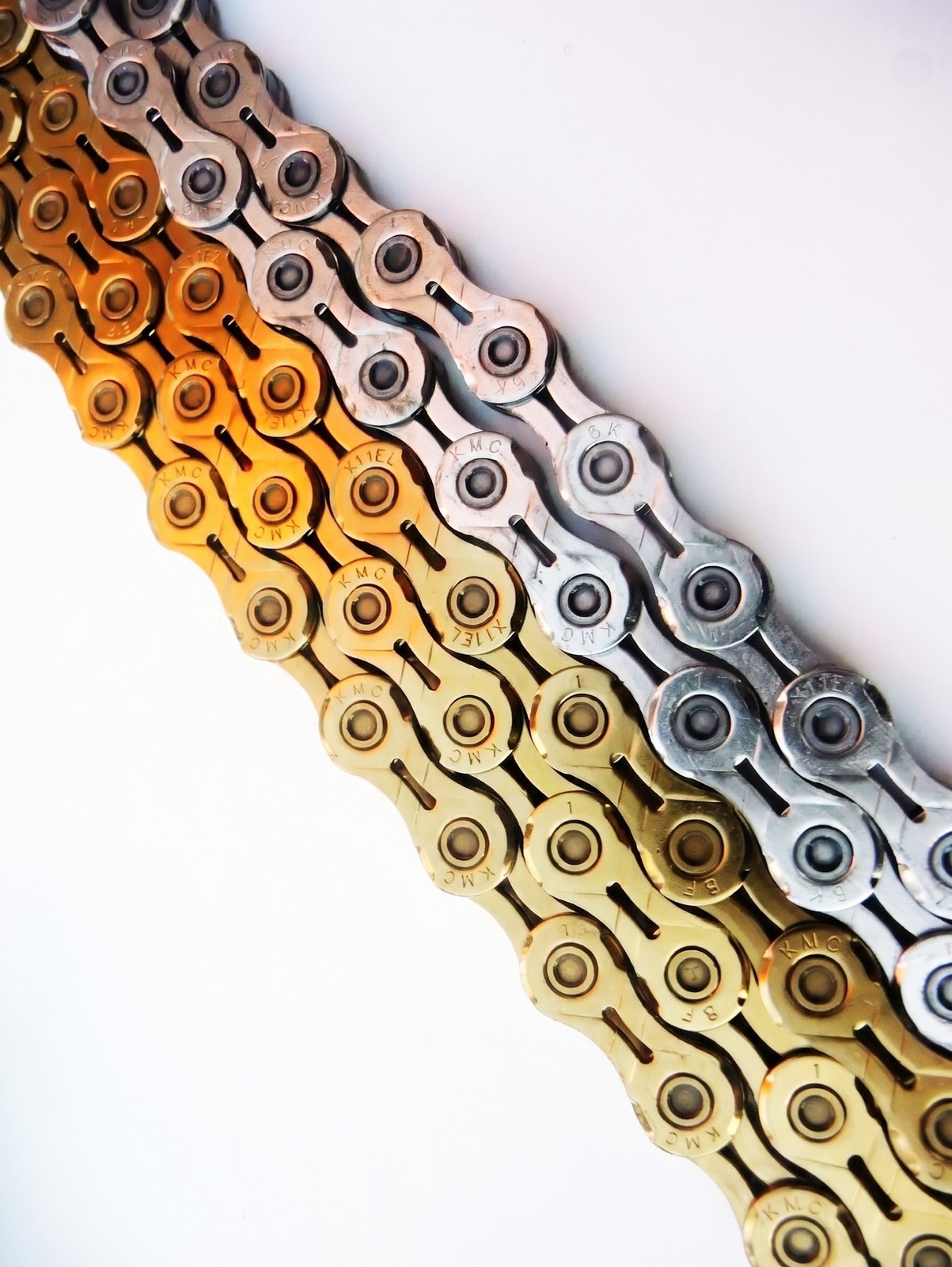 KMC X11EL 11 Speed Chain Extra Light Road MTB w/ MissingLink – Gold / Silver