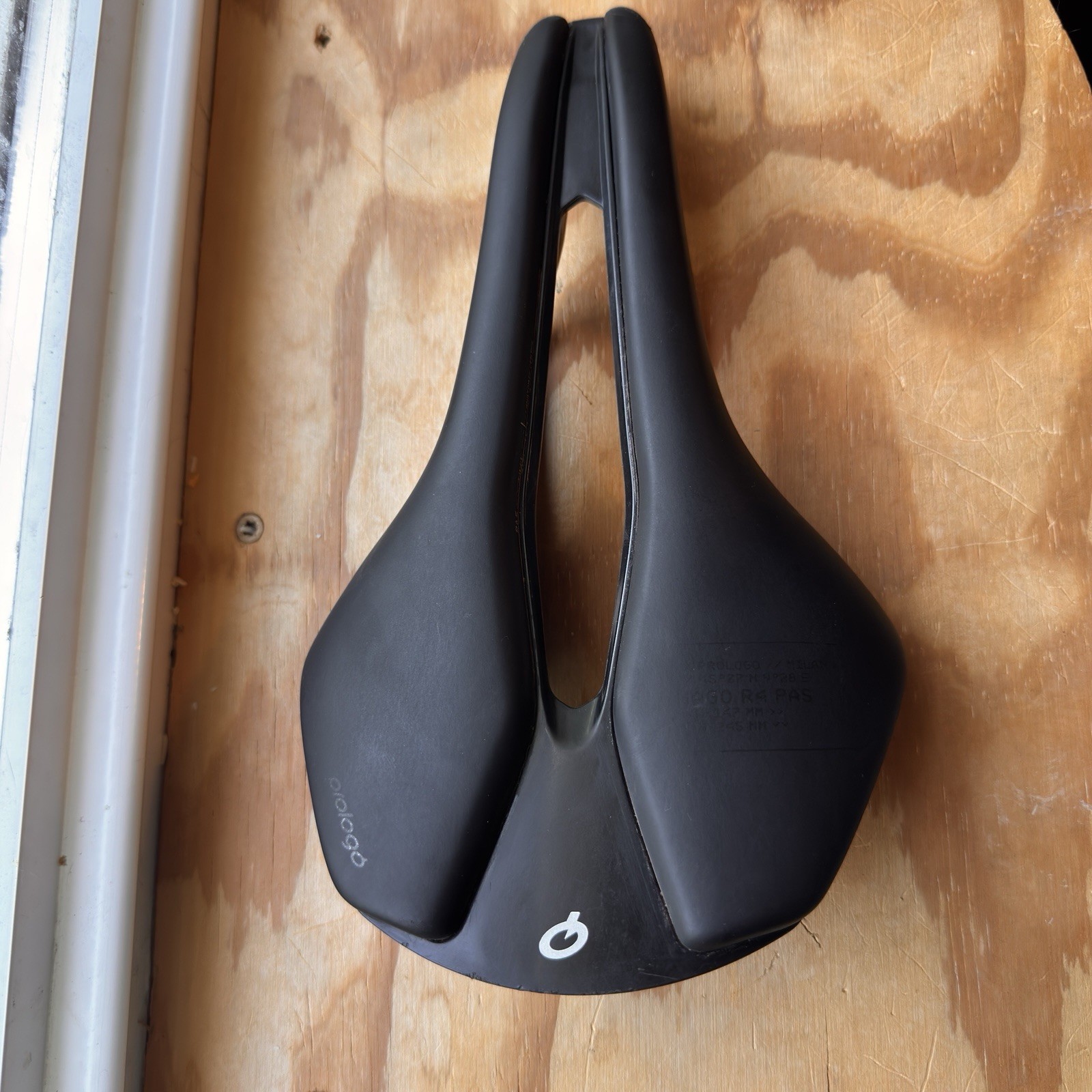 Prologo Nago R4 PAS 147 Tirox Rail Road Saddle , Black – Great Shape!!