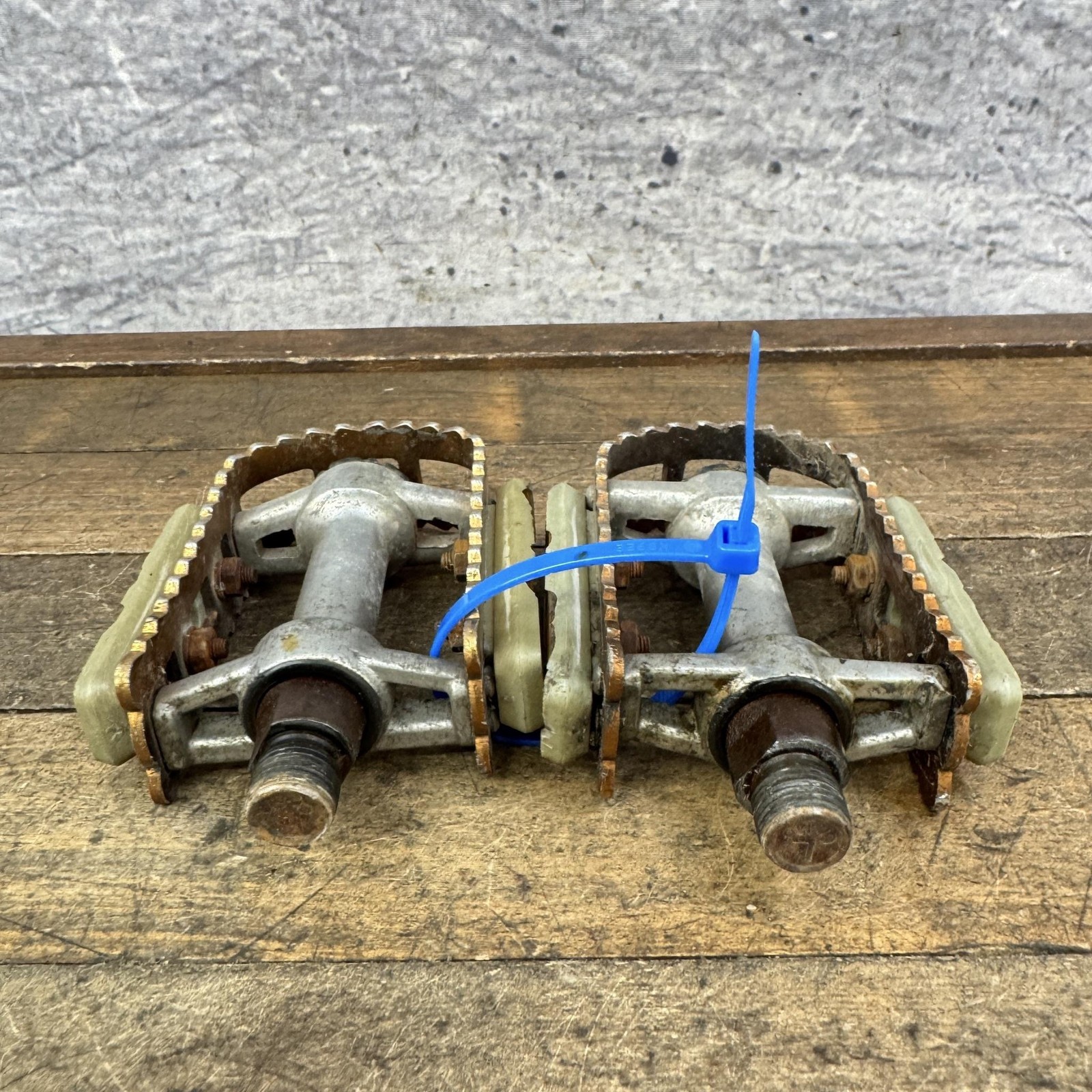 Vintage VP-450 BMX Bike Pedals 9/16 Old SChool BMX Alloy 3pc 1980s
