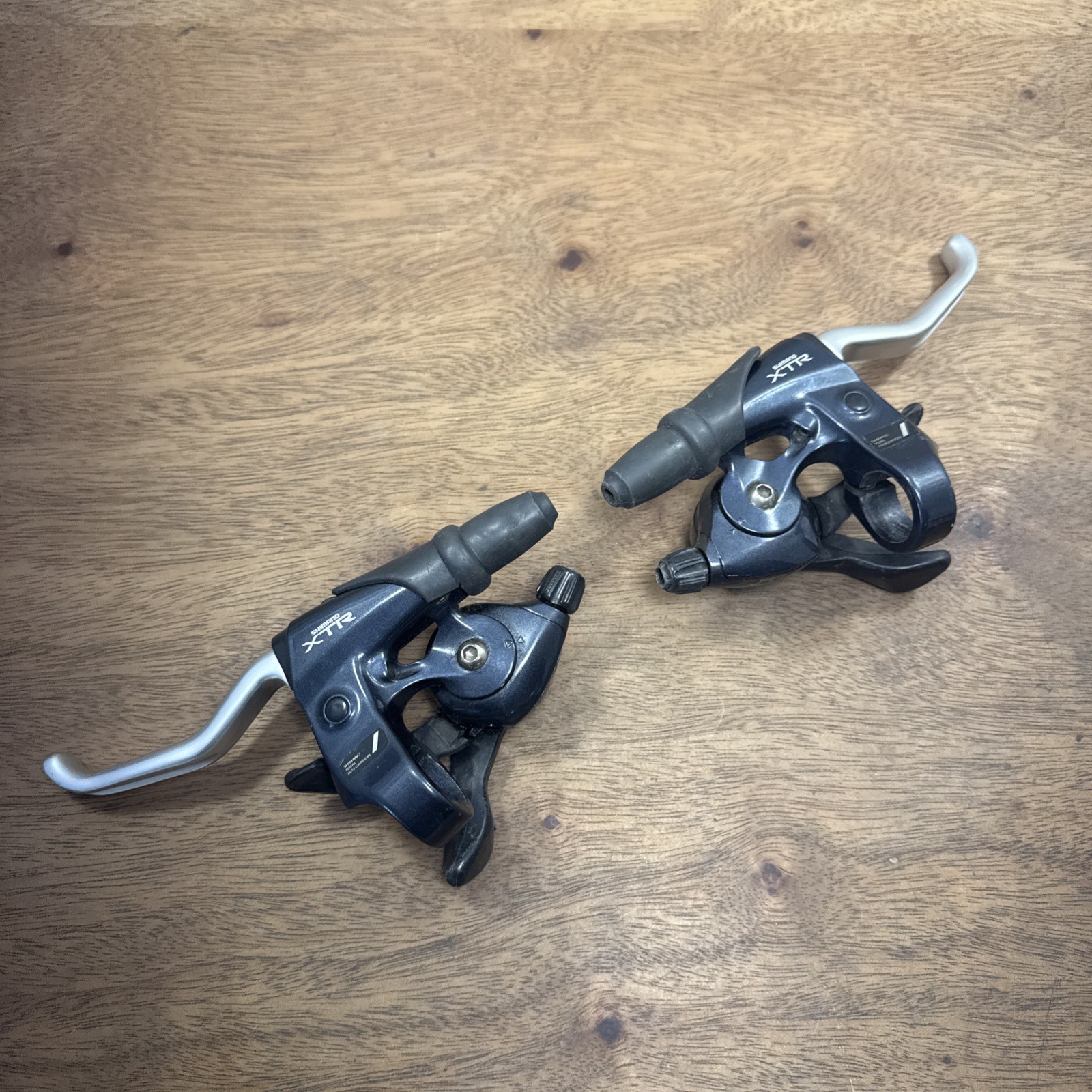 Shimano XTR ST-M900 8 Speed STI Shifter Cantilever Brake Levers Pair