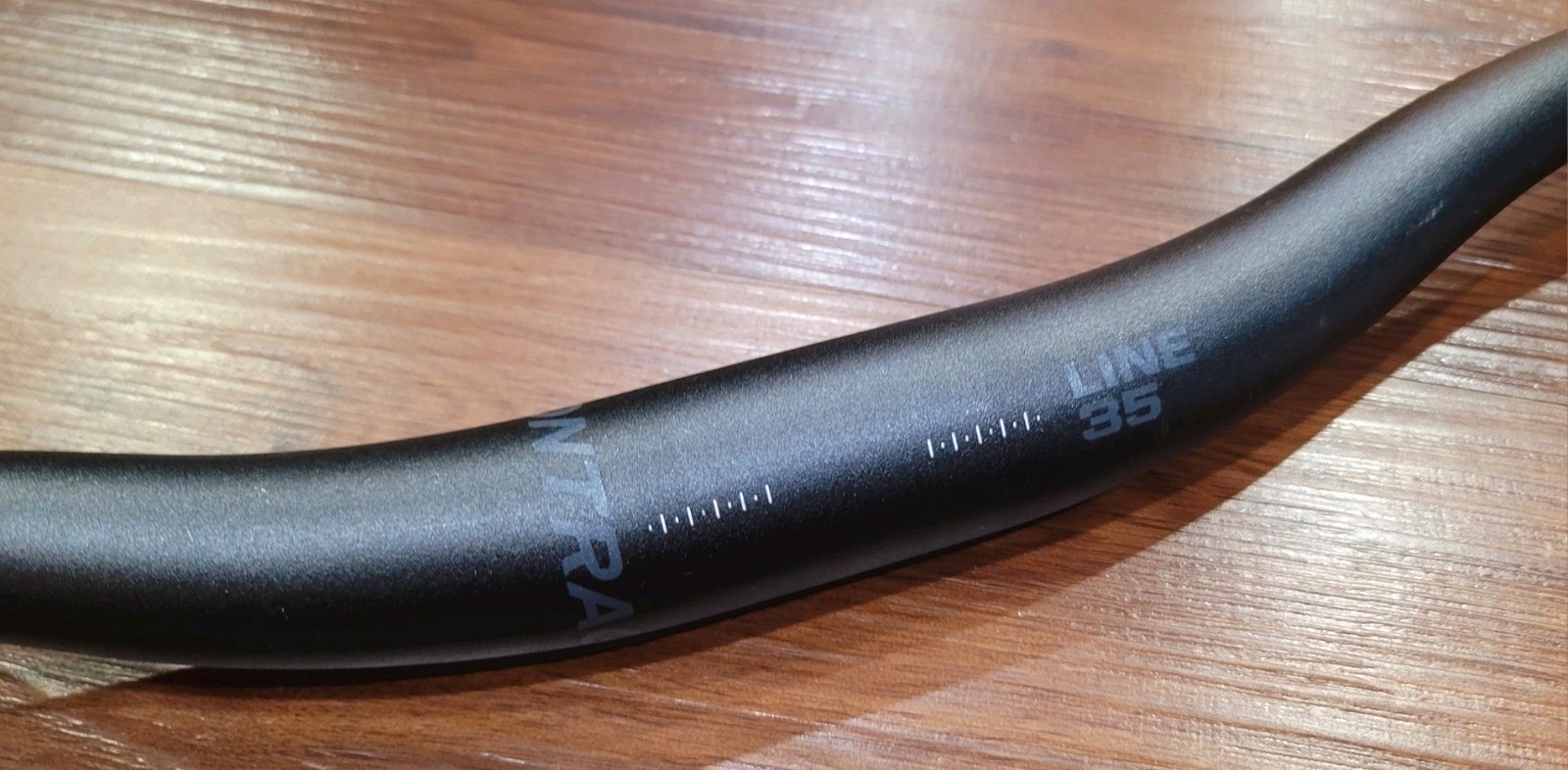 Bontrager Line 35 MTB Handlebar 35/22.2mm 77cm 9° Backsweep