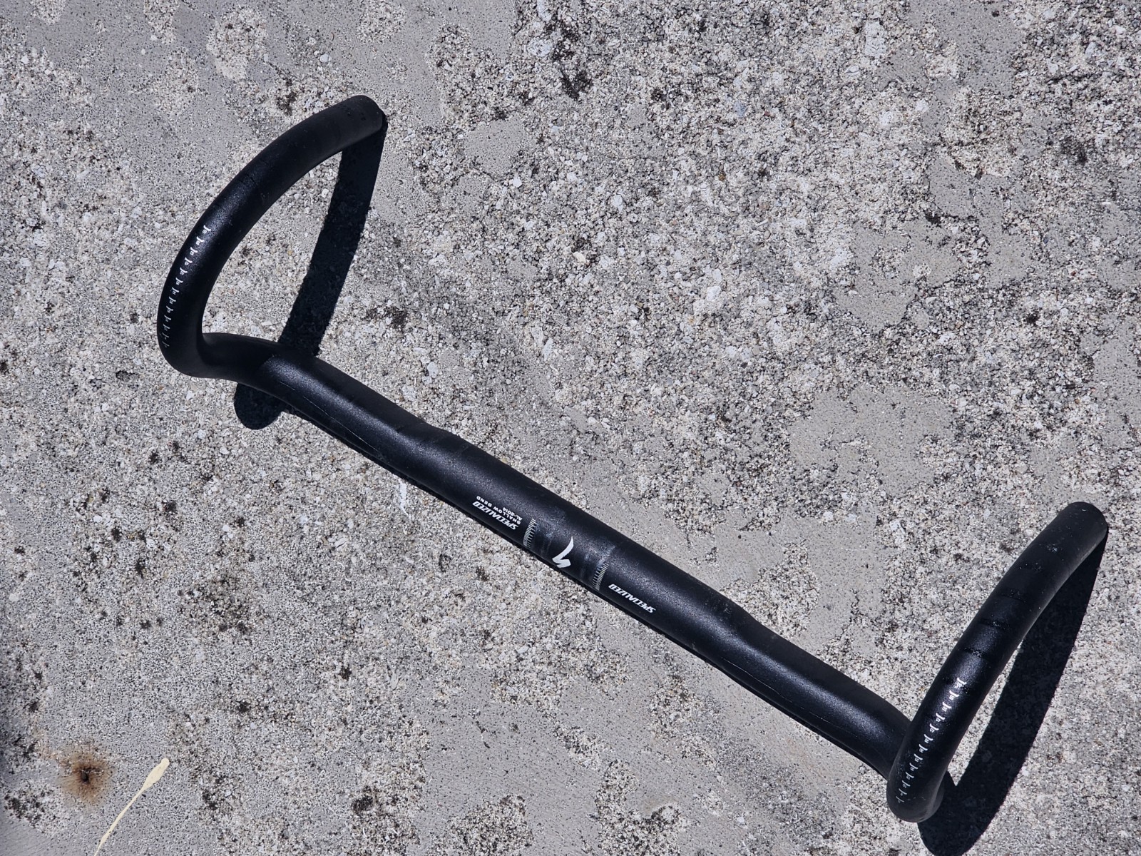 Specialized Shallow Bend AL-2014 Road Handlebar; 123mm drop,75mm reach,44cm wide
