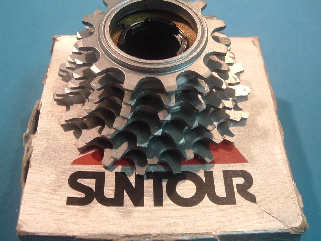 SunTour Winner Pro Ultra 7-Spd 12T-19T Freewheel NEW / NOS Road- Mint-NIB