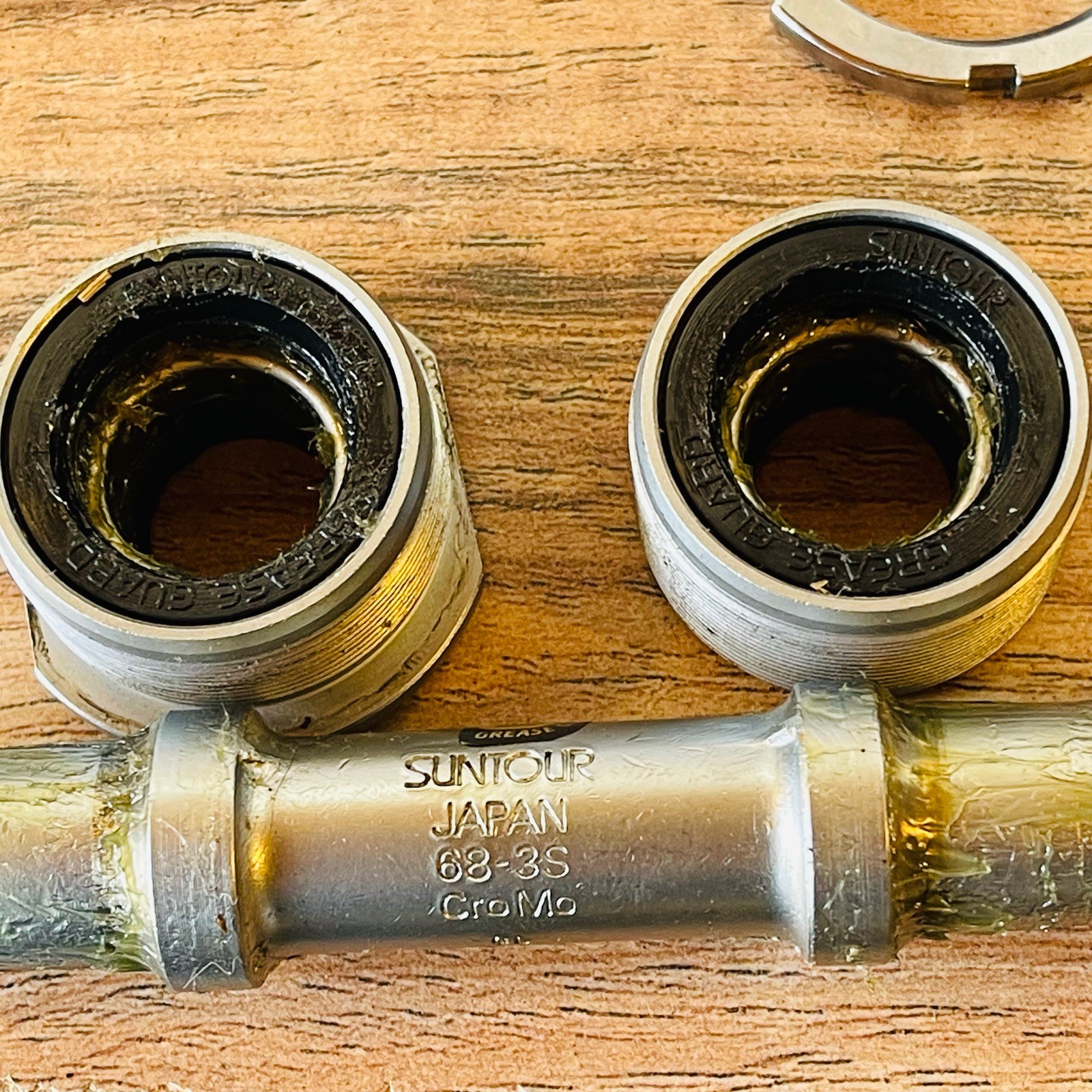 NOS Vintage Suntour XC Pro WTB Grease Guard Square Taper Bottom Bracket 125mm