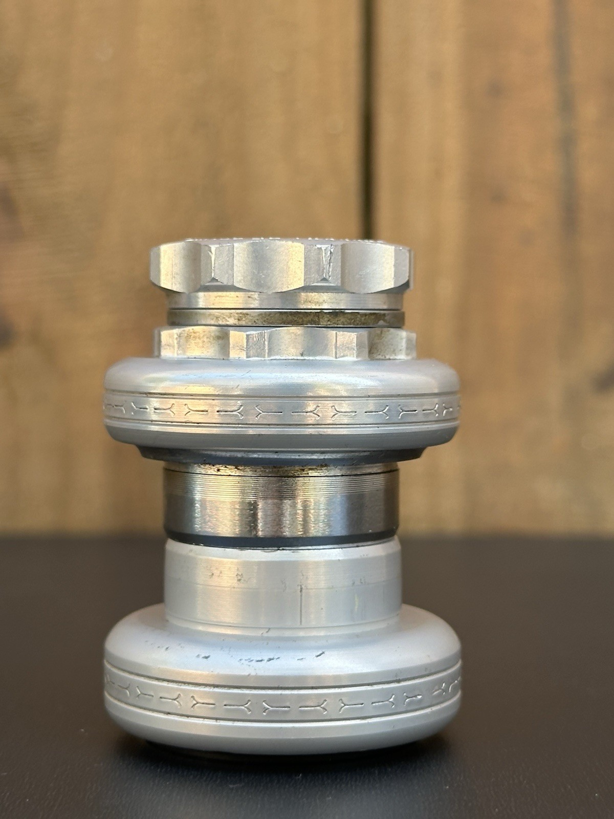 Vintage Shimano 600 HP-6200 Arabesque 1″ Threaded Headset 27mm Crown Race, VGC!