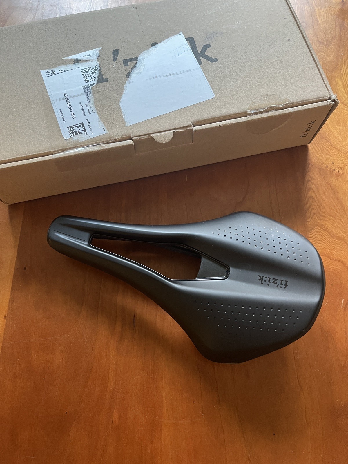 FIZIK Saddle Argo R3 Tempo 150mm Saddle