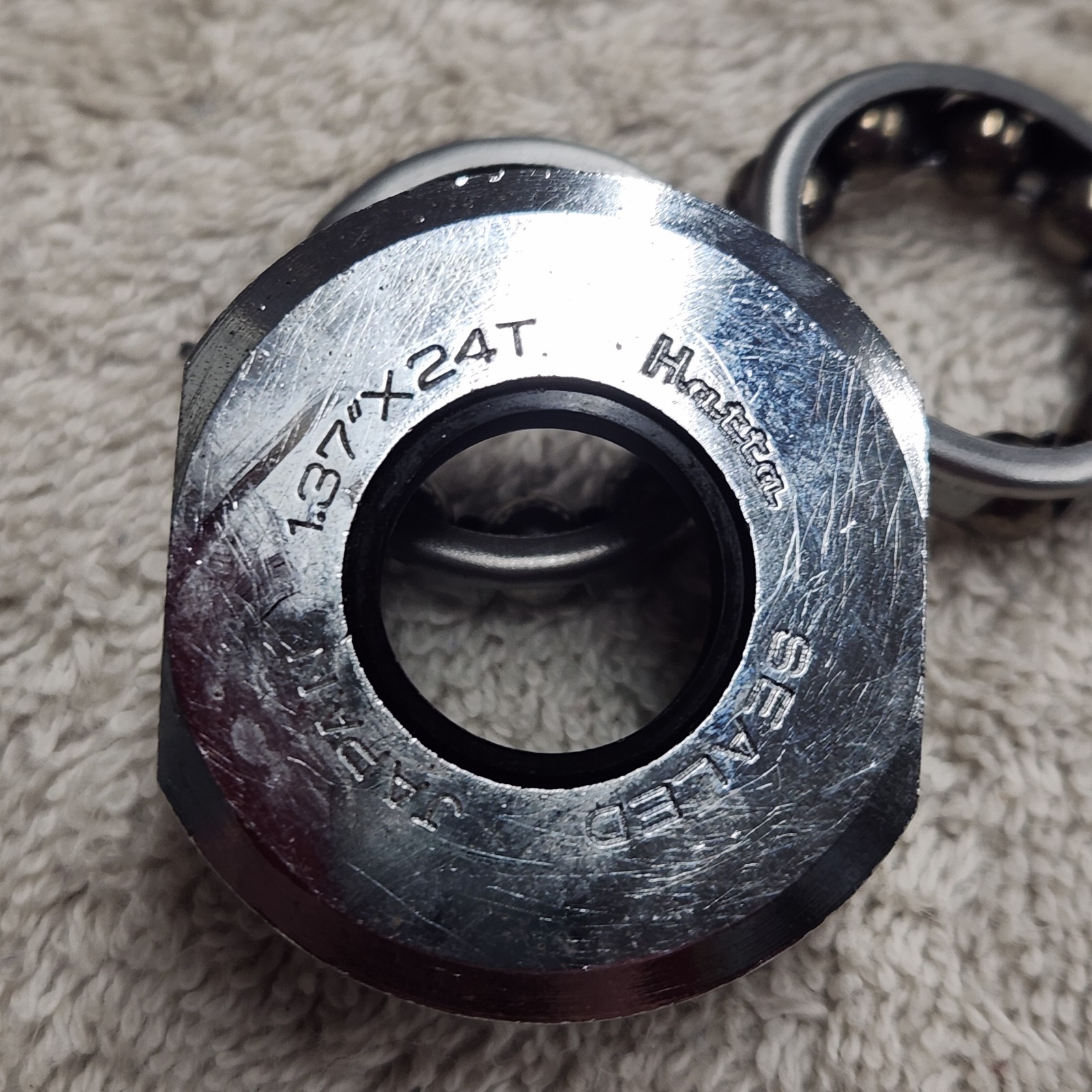 Hatta 1.37 x 24T Bottom Bracket Cups, bearings, locking ring, fixing bolts