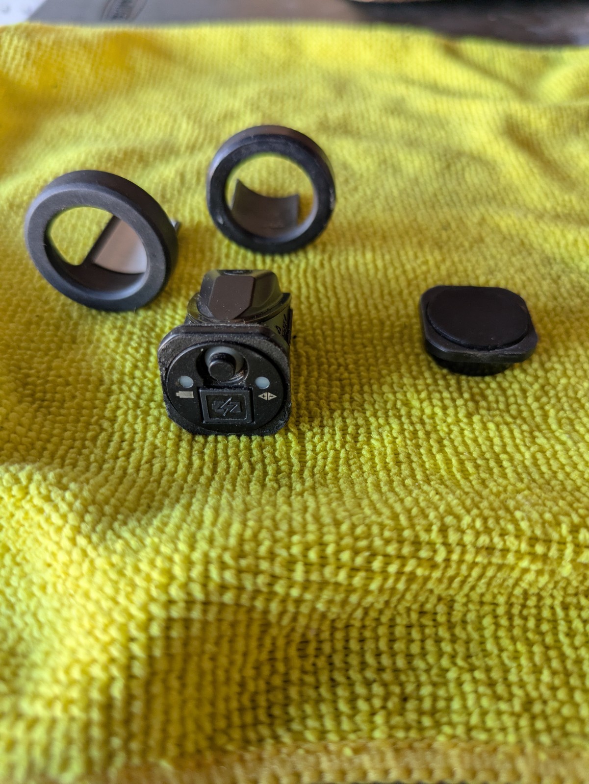 Shimano EW-RS910 2-Port Internal Di2 Junction Box EXCELLENT USED