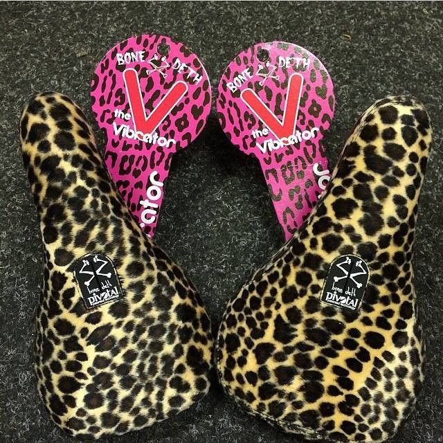 BONE DETH VIBRATOR MID PIVOTAL BMX BIKE SEAT FAUX LEOPARD FUR NEW