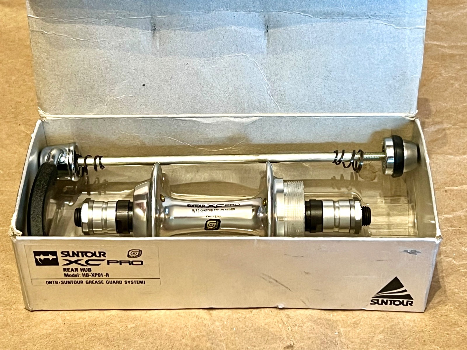 Suntour XC Pro Rear Hub HB-XP01-R – 36H 135mm Polished NOS NIB Grease Guard NEW